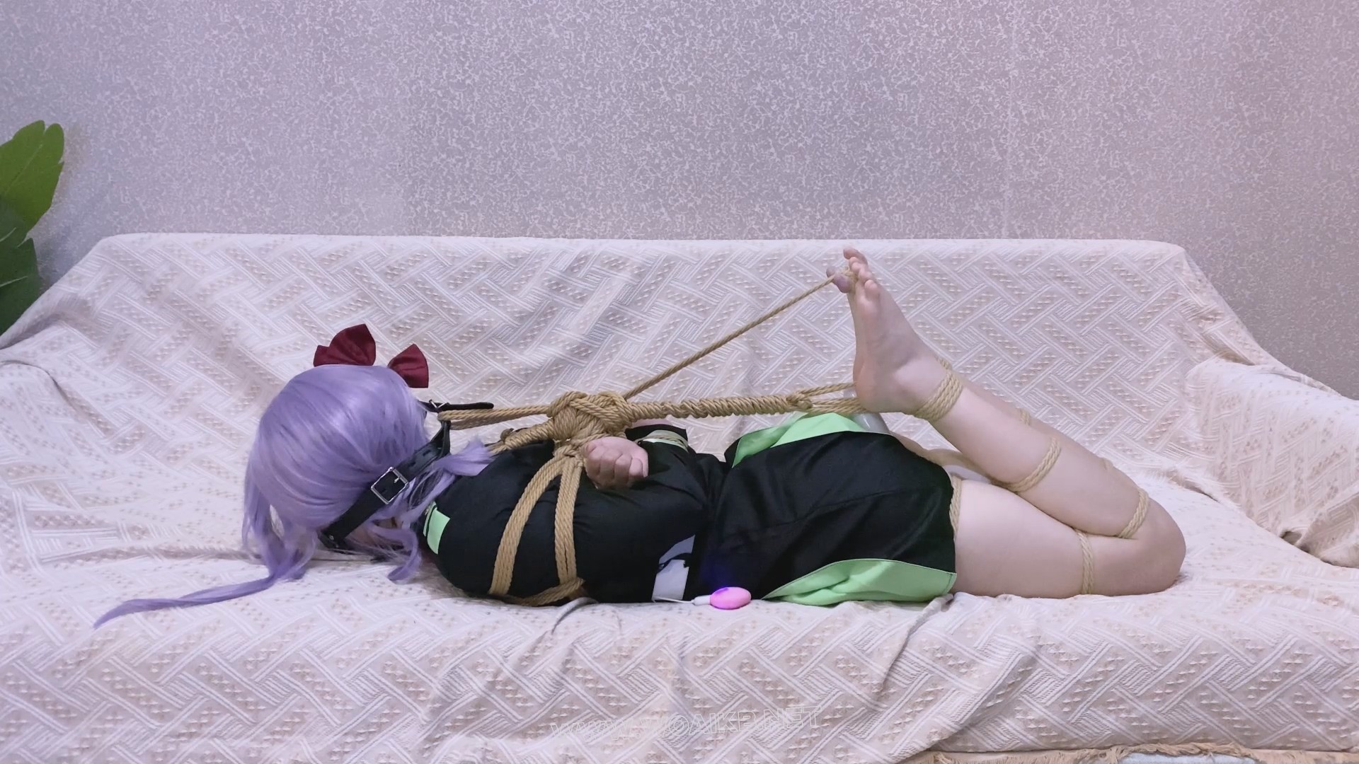 《二次元少女系》-客户定拍-第七集-柊筱娅cos+日式紧缚+胸缚+蛇缚并腿捆+紧缚驷马+... 预览图