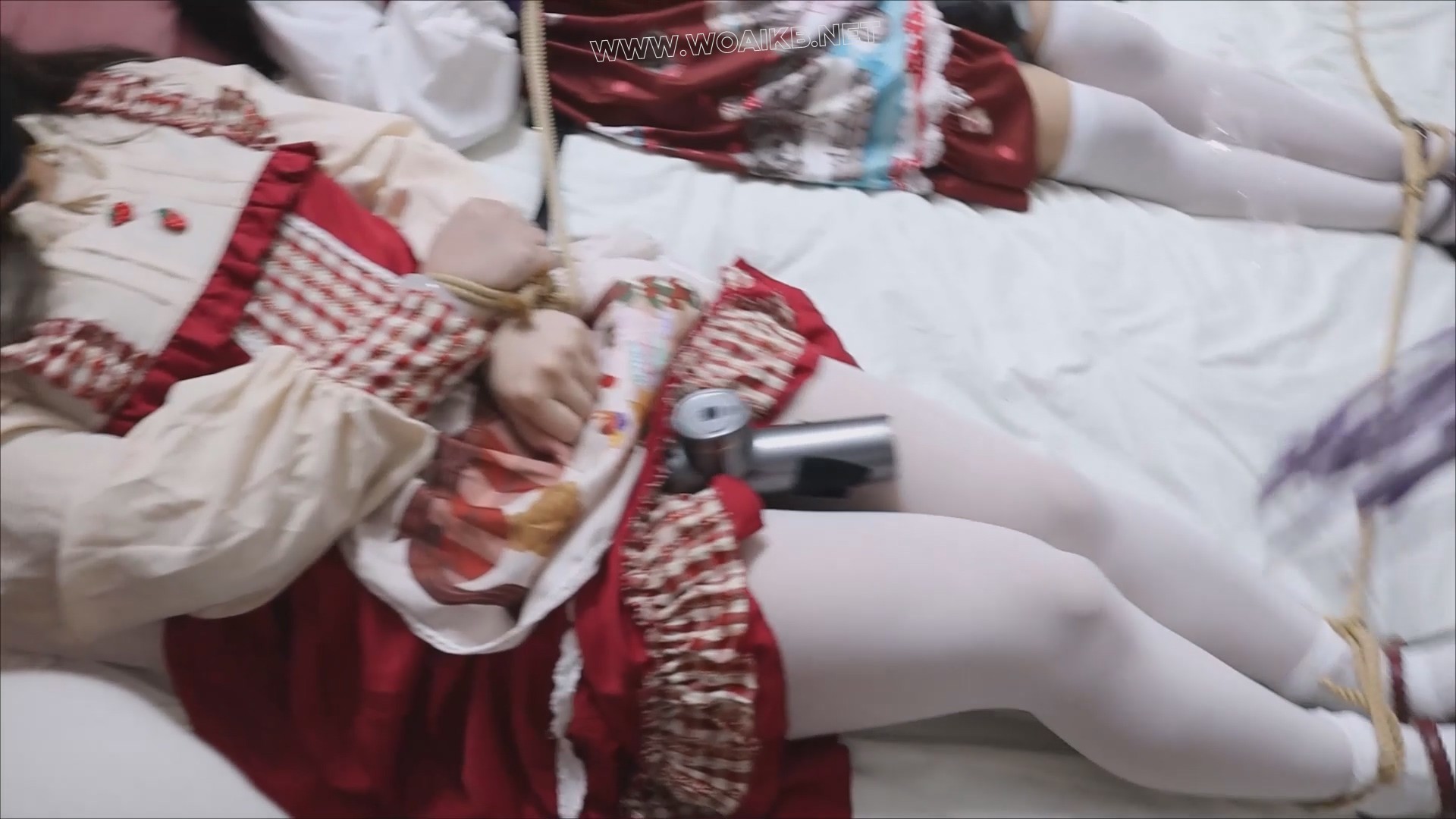红洛丽塔双纯M 洛丽塔双马尾少女双奴线下调教多种动作 羞耻而渴求舒服虐待的漂亮母... 预览图