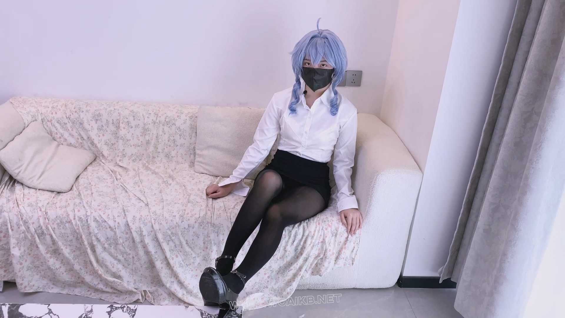 《二次元少女系》-客户定拍-第六集-甘雨秘书cos+诱骗摄影+下药迷晕+绑手绑脚+口球+... 预览图