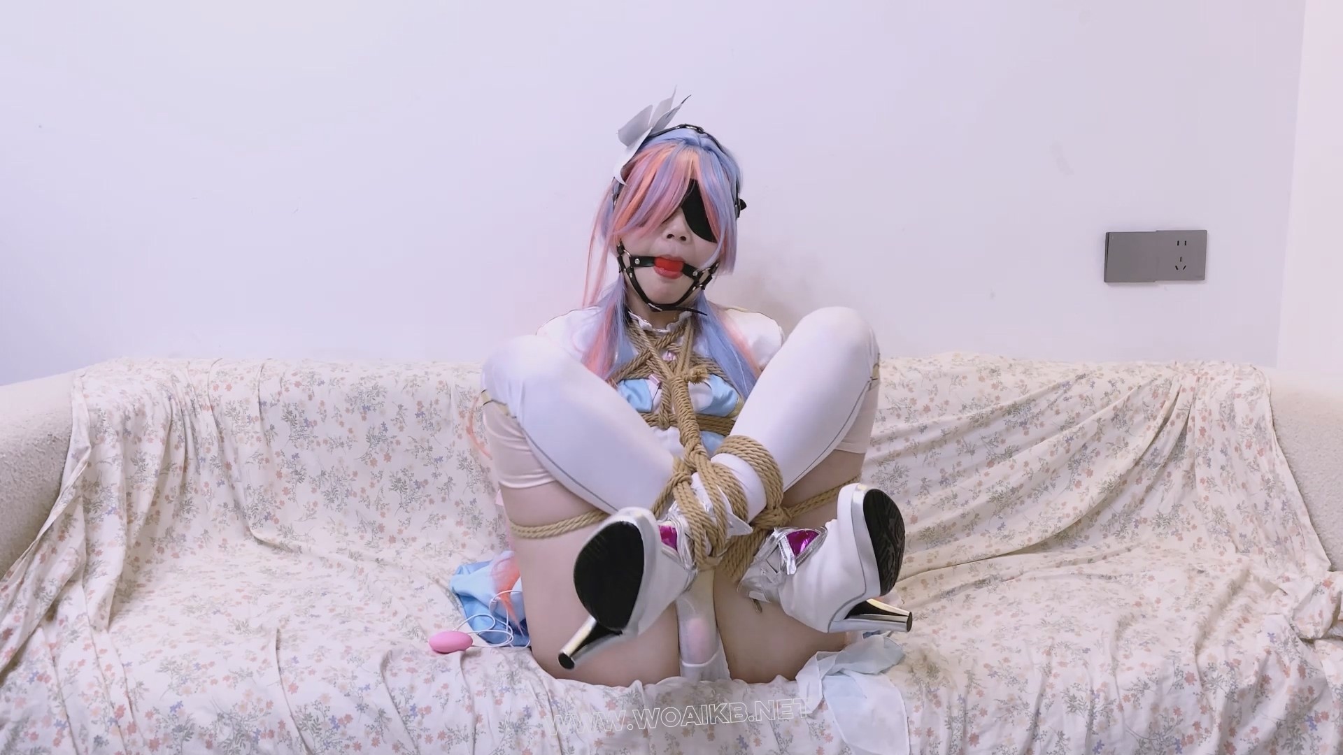 《二次元少女系》-客户定拍-第五集-唐舞桐cos+日式紧缚+胸缚+蛇缚并腿缚+紧缚驷马+... 预览图