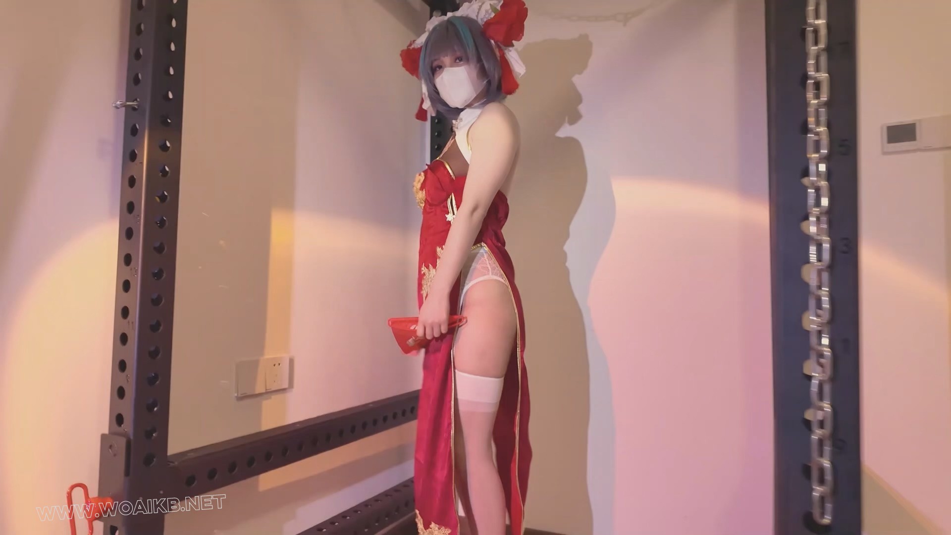 《柴郡贺岁一字马人体春联》-海砂— 极限一字马人体春联采访，鼻勾细绳捆脚趾 预览图