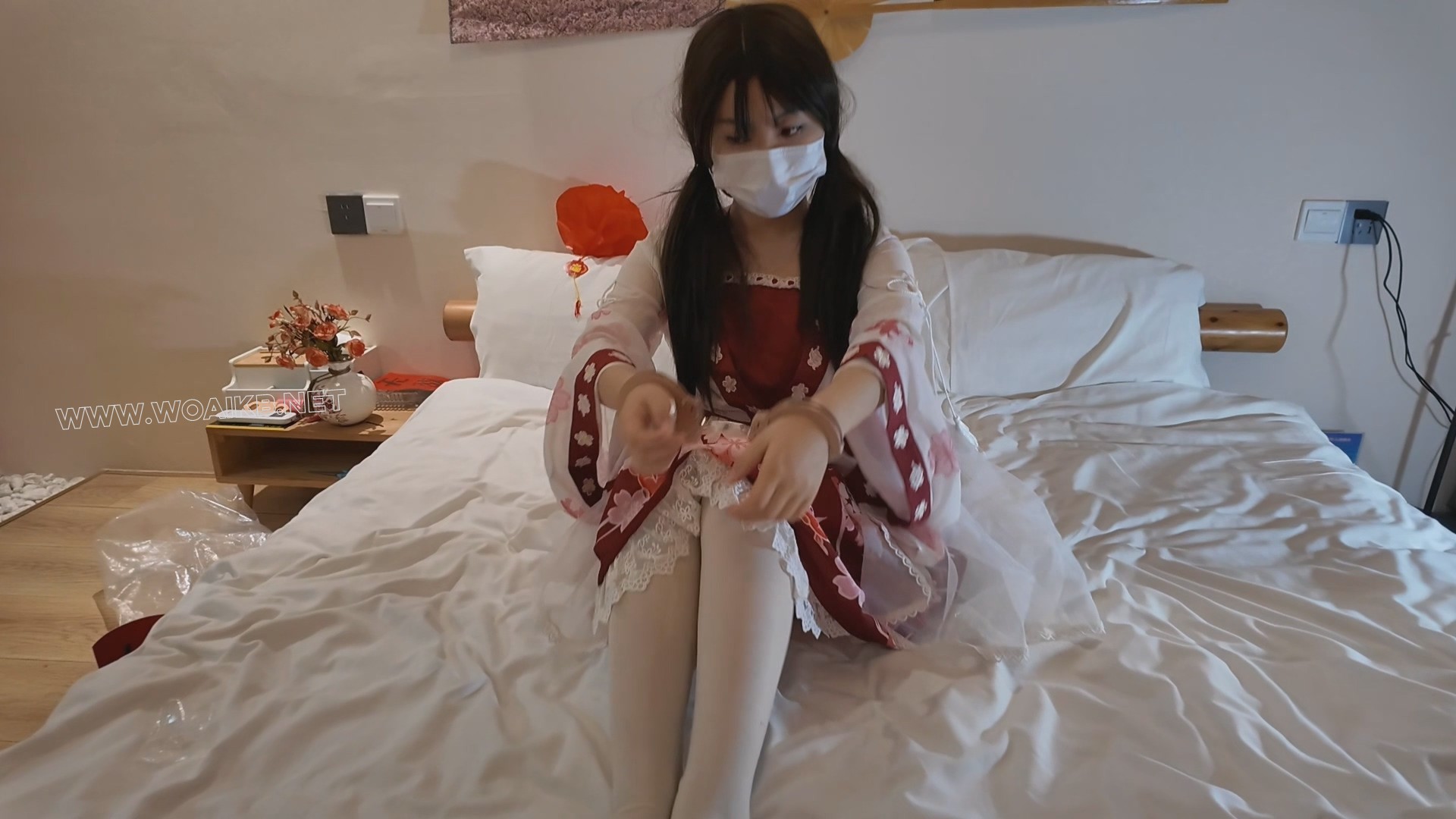 苏苏_和风Lolita开红包小游戏，镣铐捆绑眼罩口塞拘束，td电击刺激 预览图