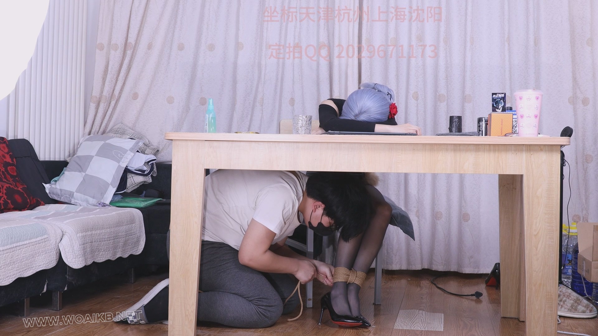 女总裁雪儿羞耻姿势play，被对象在办公室捆绑放置，口水收集，qg 预览图