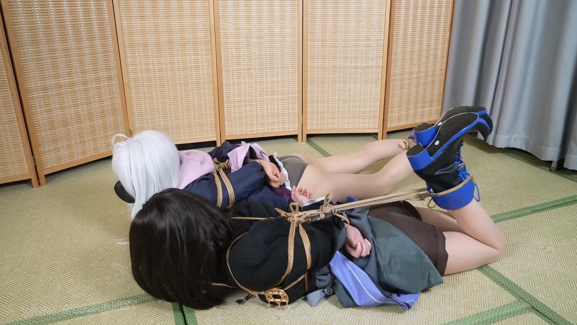 嗷嗷+小0的双人cos来袭！两个角色，四条美丝，尽享诱惑！ 预览图