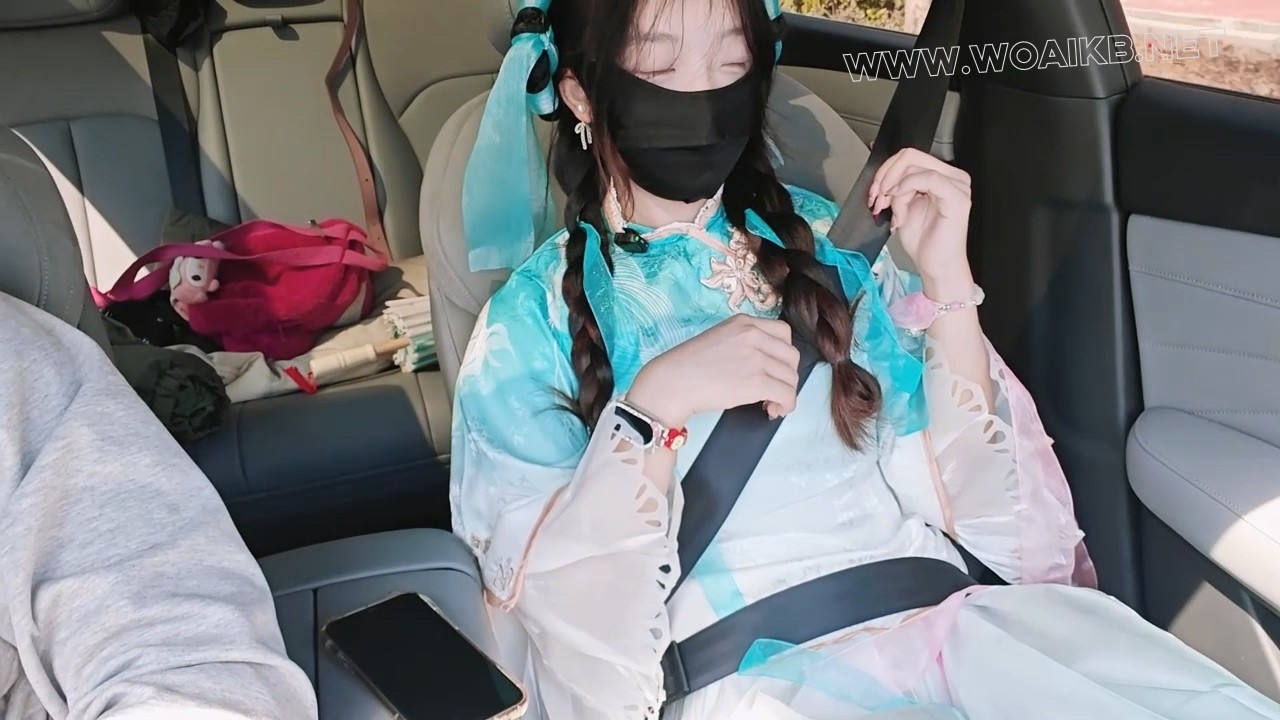 COS户外贝贝连续高强度电击一整天,到酒店洗澡后她终于投降了 预览图