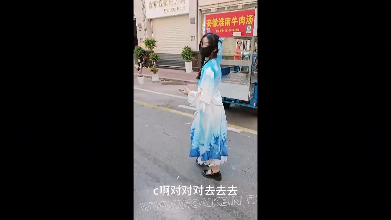 COS户外贝贝连续高强度电击一整天,到酒店洗澡后她终于投降了 封面图