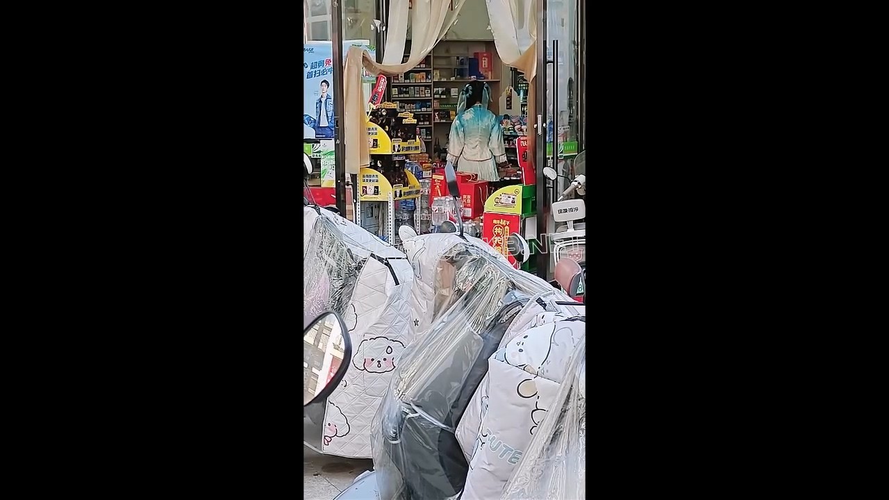 COS户外贝贝连续高强度电击一整天,到酒店洗澡后她终于投降了 预览图