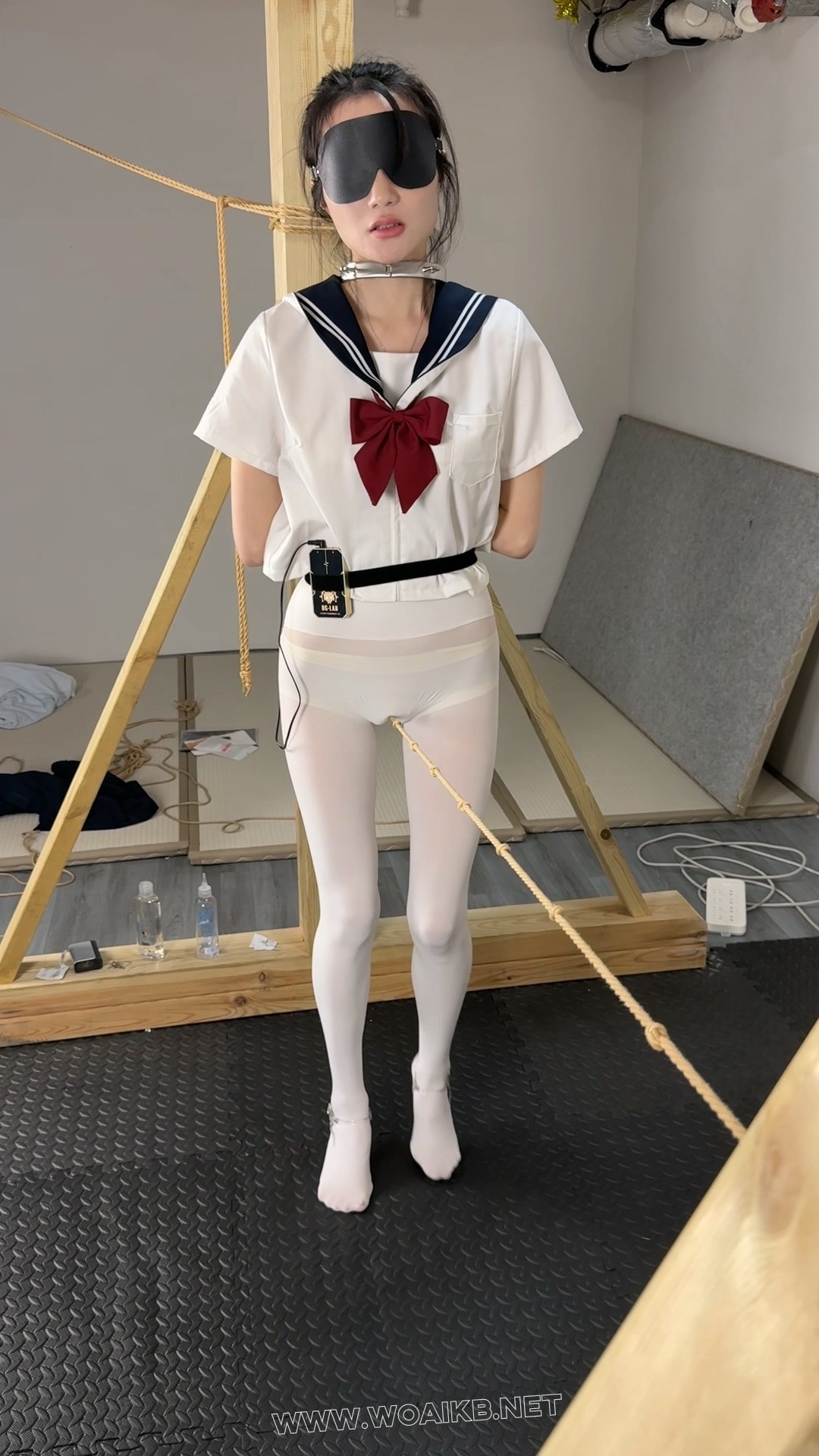 《芭蕾鞋垫脚定时电击调教145》 预览图
