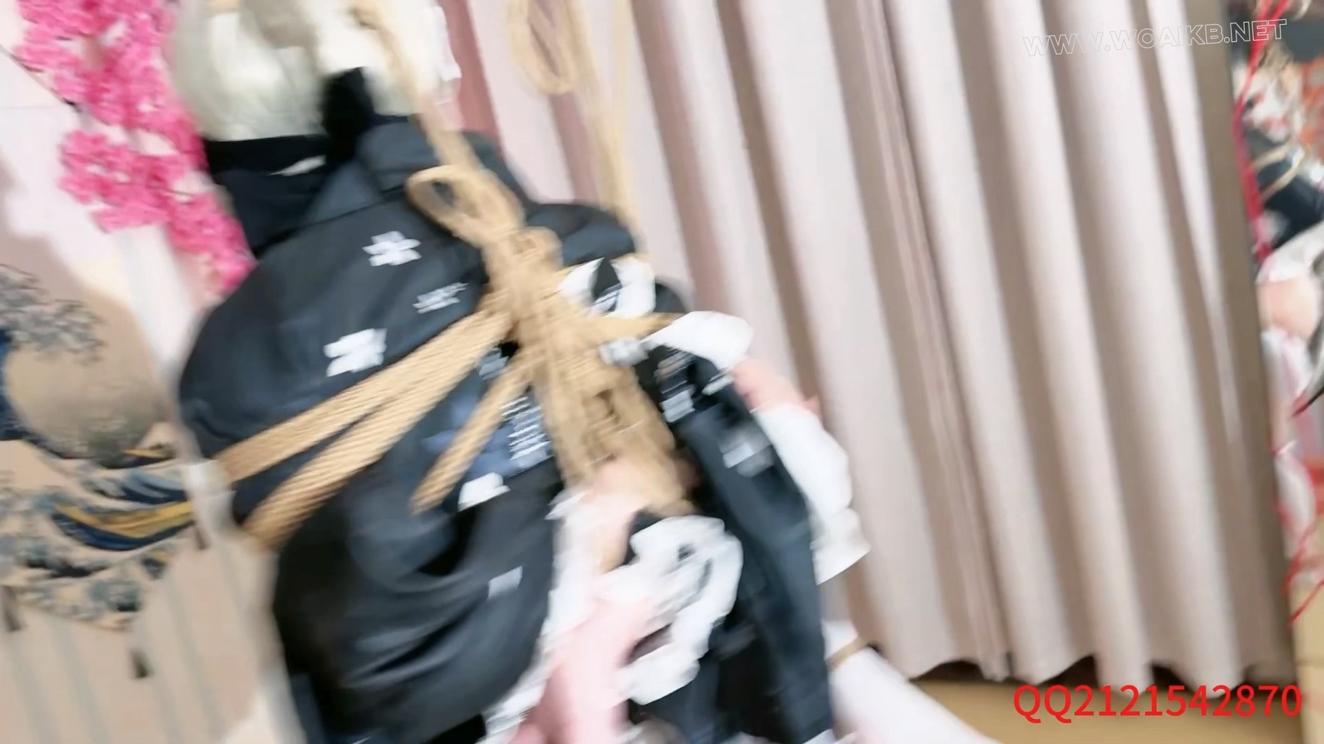 资深coser雀雀cos穹妹吊缚入体跳蛋假阳深喉口枷保鲜膜封脸揉胸SP屁股红红的涩涩的T... 预览图