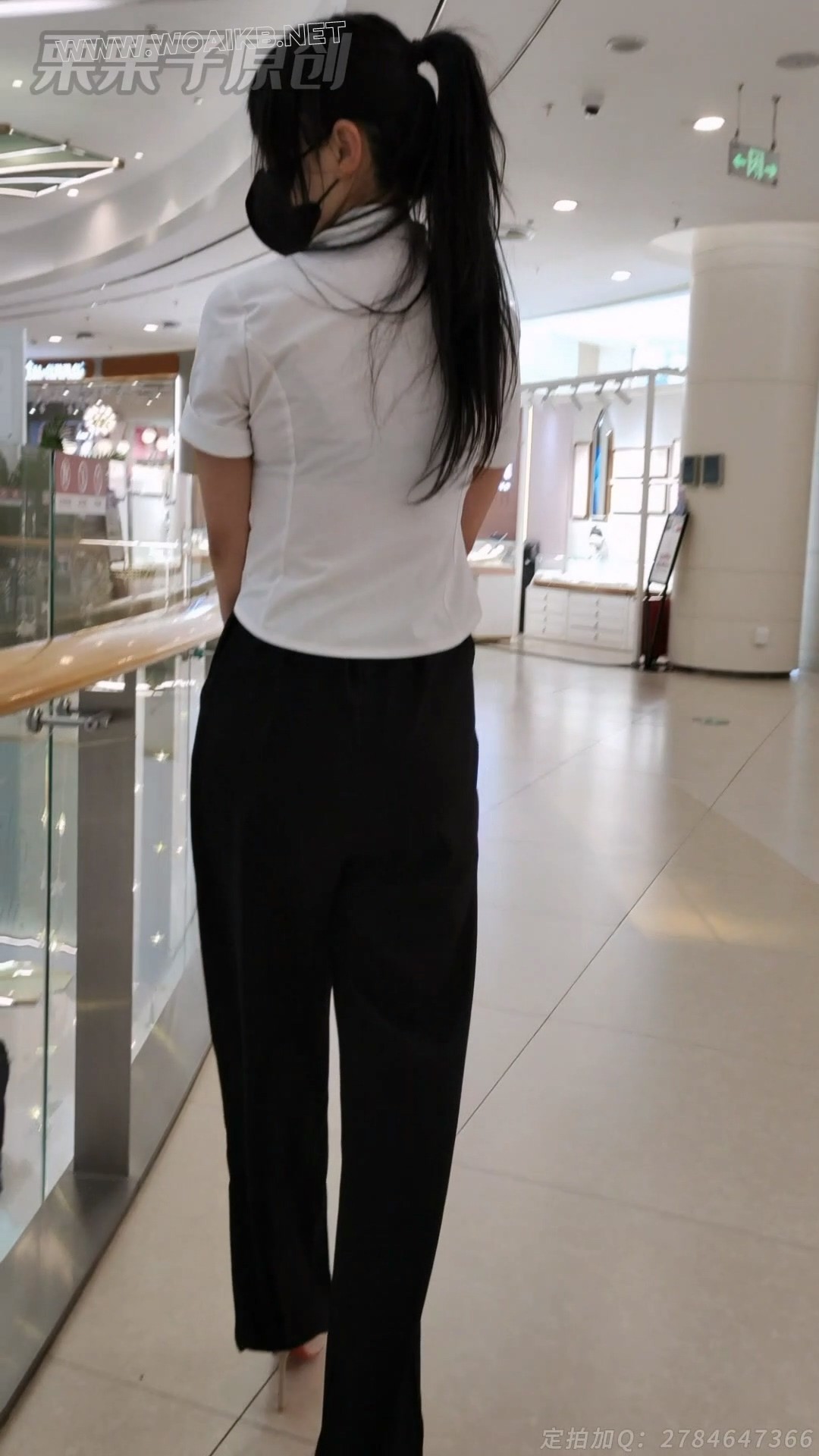 《被命令的女销售 08》 户外调教、商场强高、奶茶店强高、假丁丁调教、假Y具、高跟... 预览图