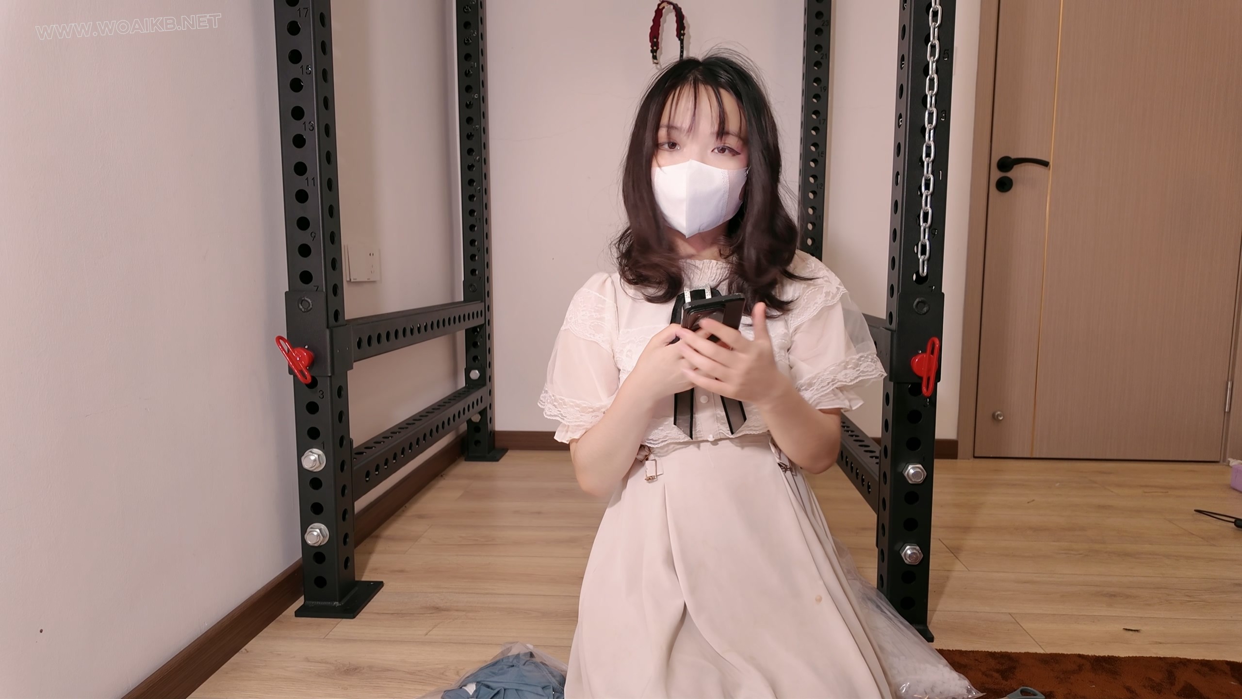 《白丝窒息踮脚自缚波波贝远程强高调教》-海砂— 白丝体操服自缚过程 窒息失神晕厥 预览图