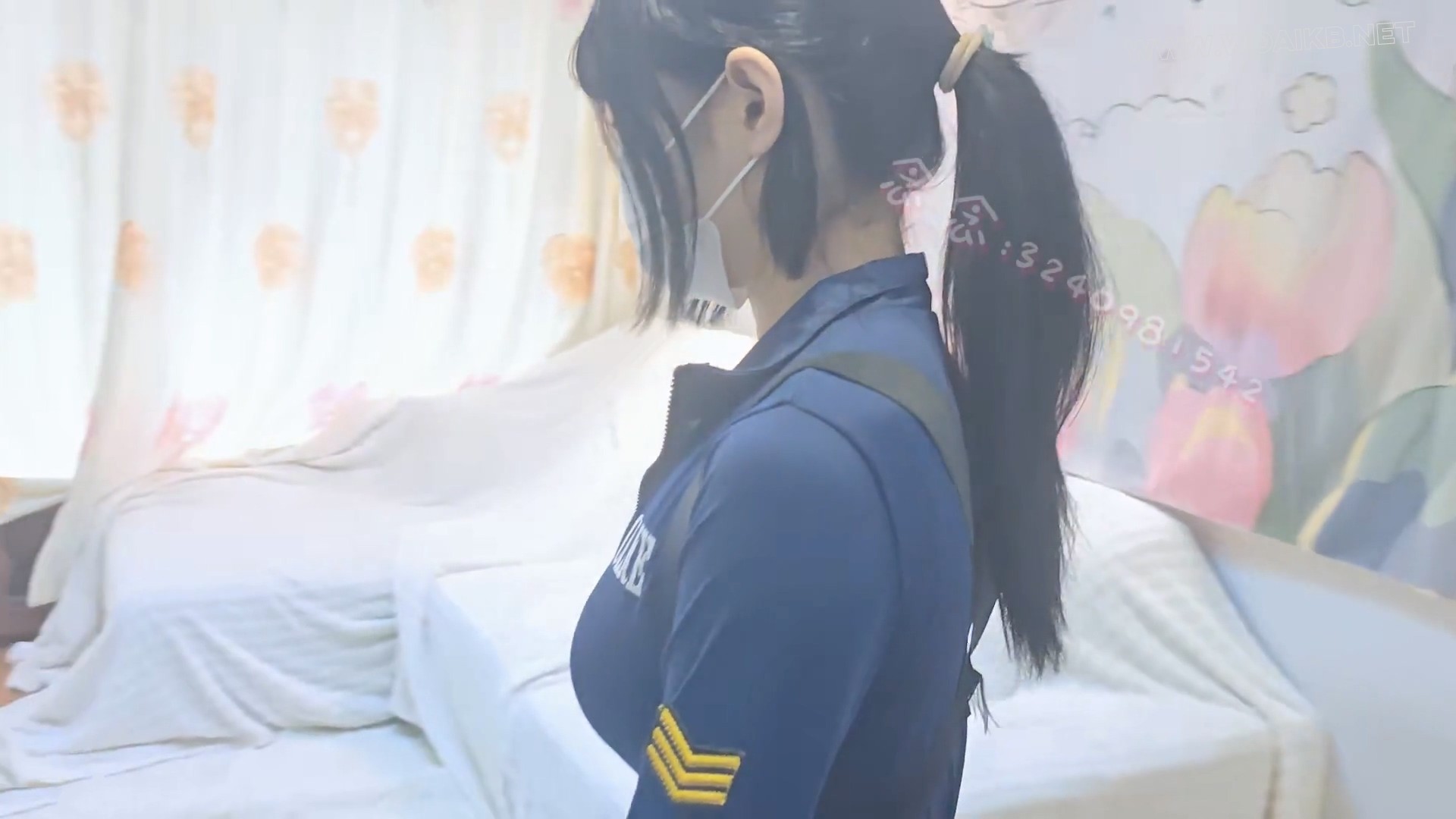 【念念】遇难的女jing念念 震动棒强制 口球堵嘴 撕丝袜挠痒 预览图