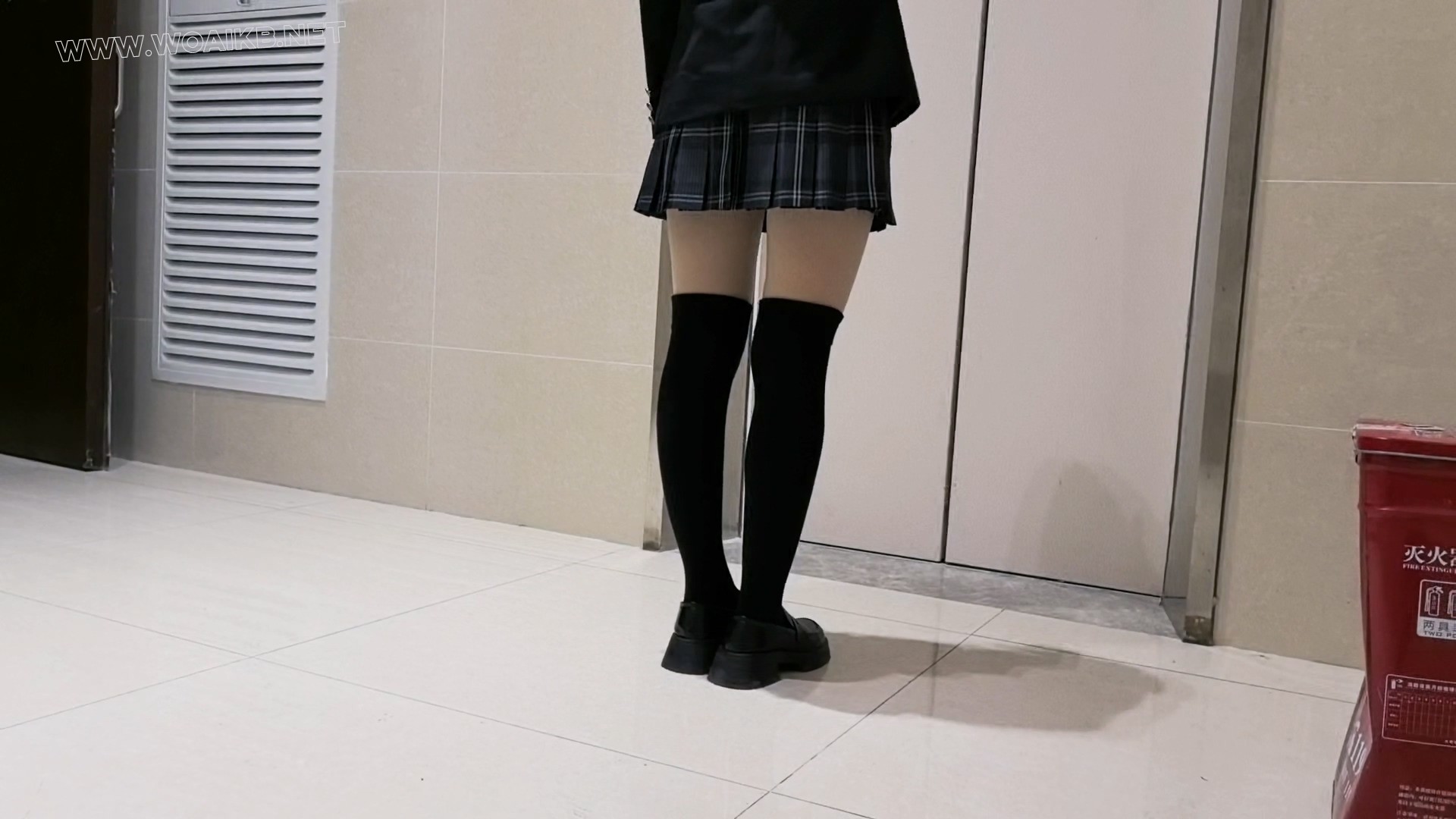 ◤微映『瘾女』◢老师说 镜头会说话了就算毕业了 与其说是调教片 不如说是纪录片 ... 预览图