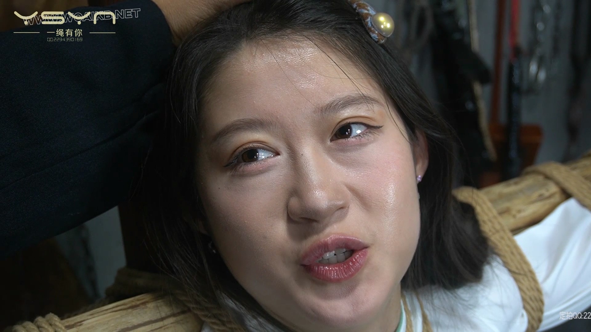 血色断头台之【嫣儿传奇】绑在X架烙铁老虎凳刷子铁钉铁钳板子鞭子重脚镣走绳上断头台 预览图
