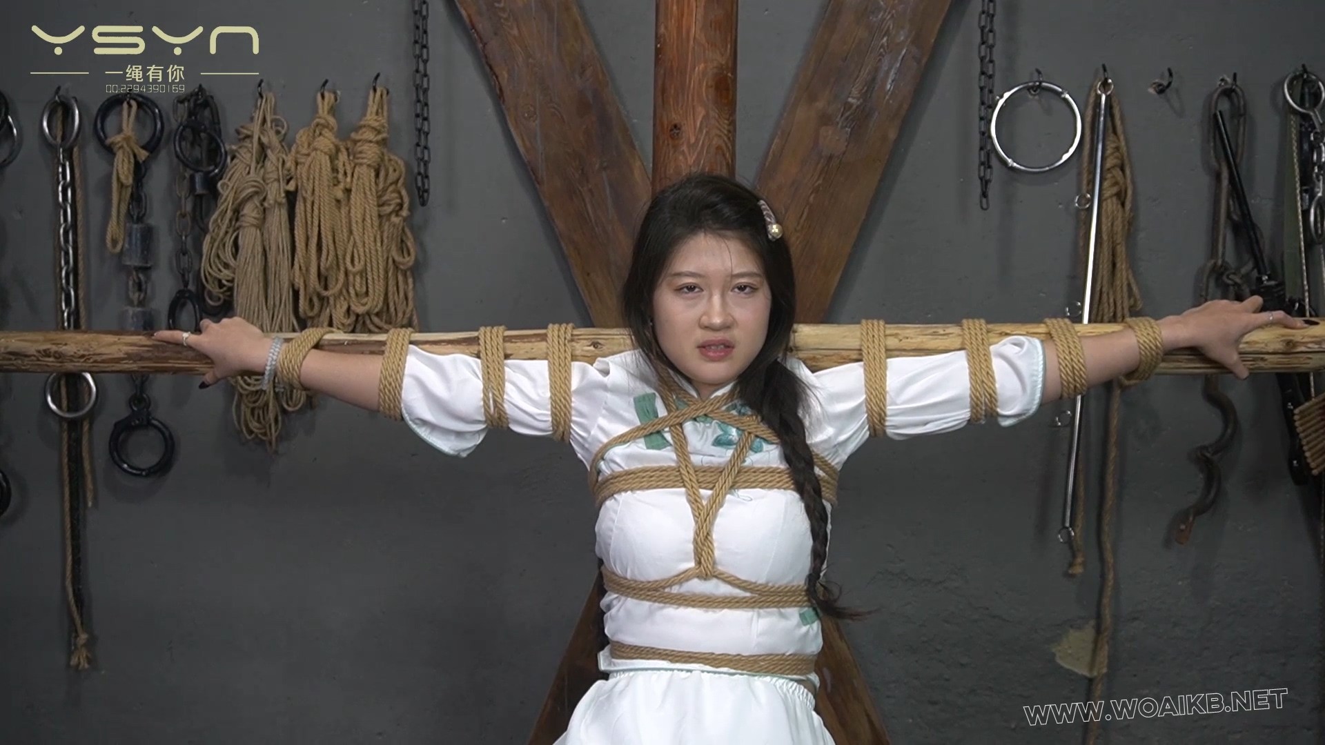 血色断头台之【嫣儿传奇】绑在X架烙铁老虎凳刷子铁钉铁钳板子鞭子重脚镣走绳上断头台 预览图