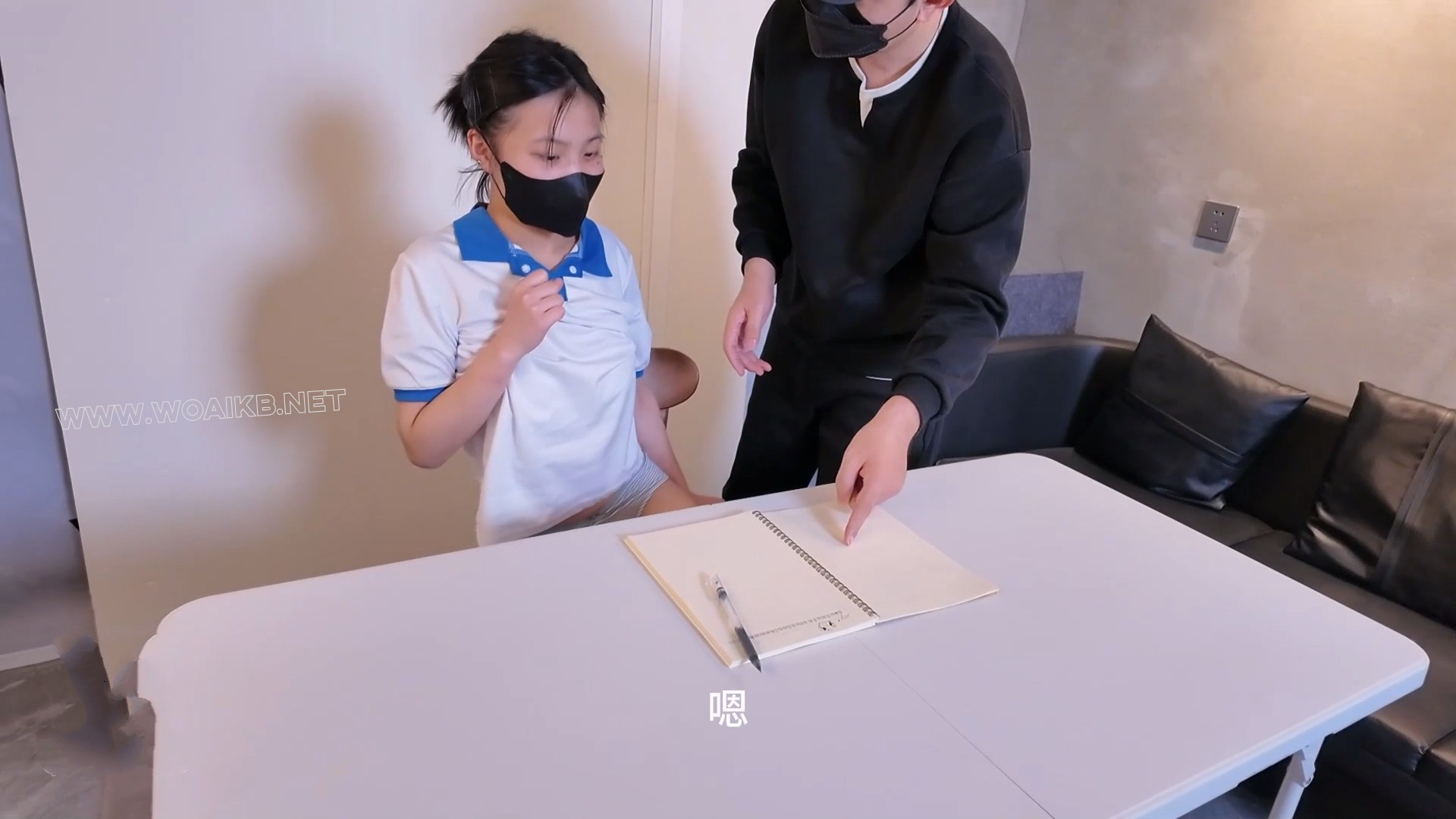 课桌下的潮汐 上集 新人反差妹子 雯雯 连续糕潮 一度昏厥 校服马尾 反差纯欲 玩胸... 预览图
