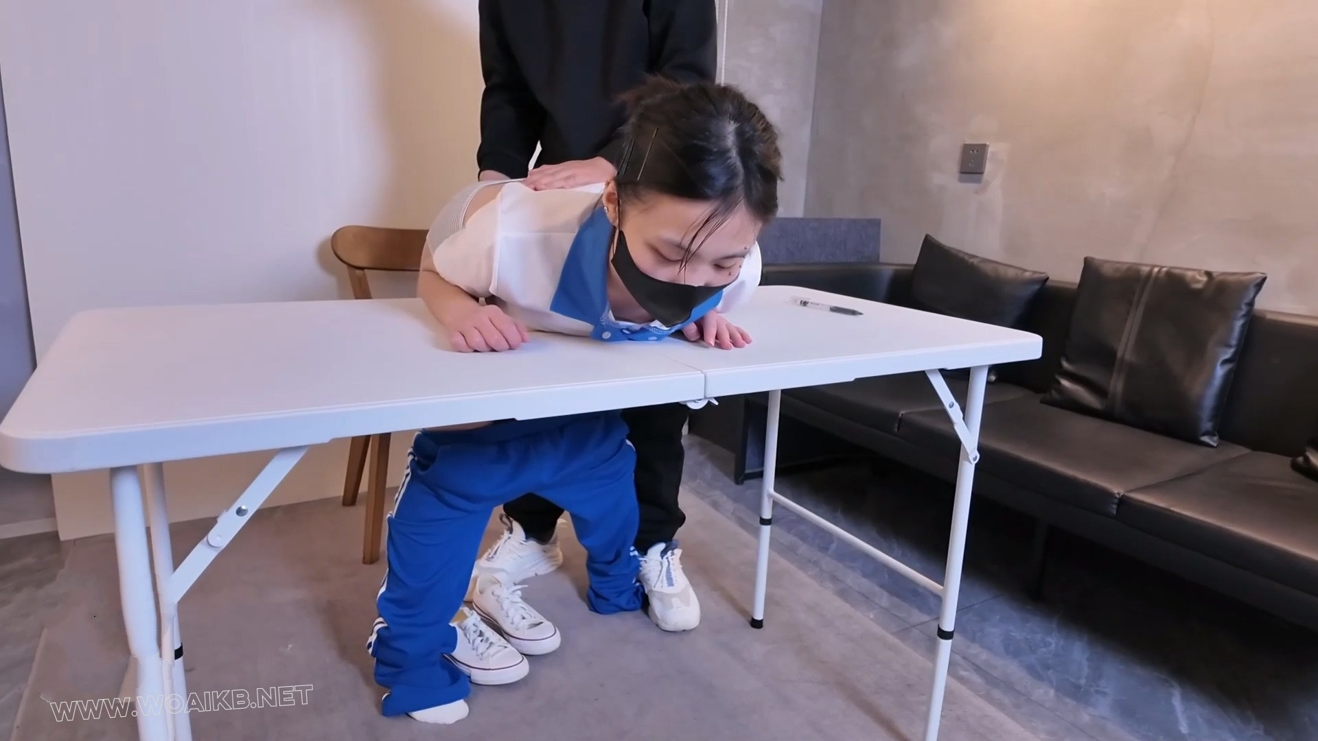 课桌下的潮汐 上集 新人反差妹子 雯雯 连续糕潮 一度昏厥 校服马尾 反差纯欲 玩胸... 预览图