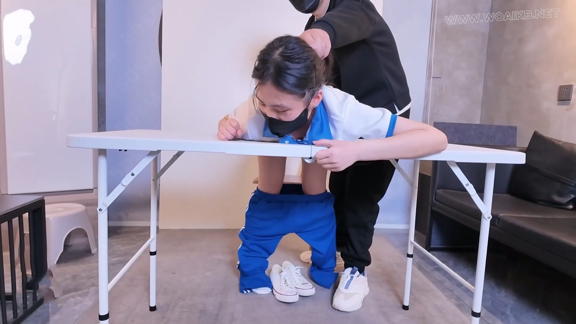 课桌下的潮汐 上集 新人反差妹子 雯雯 连续糕潮 一度昏厥 校服马尾 反差纯欲 玩胸... 预览图
