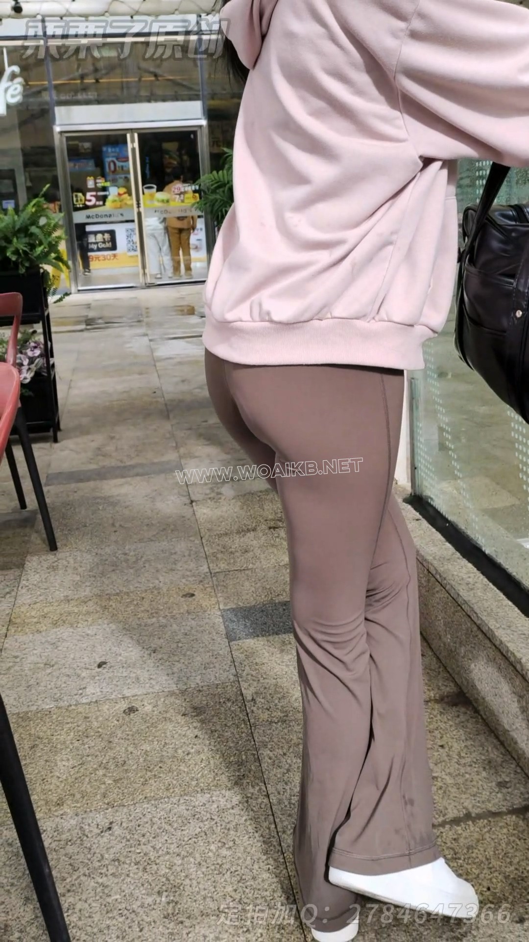 《搔首弄姿的女网红 02》 户外强高、户外调教、商场强高、公园强高、商业街强高、... 预览图