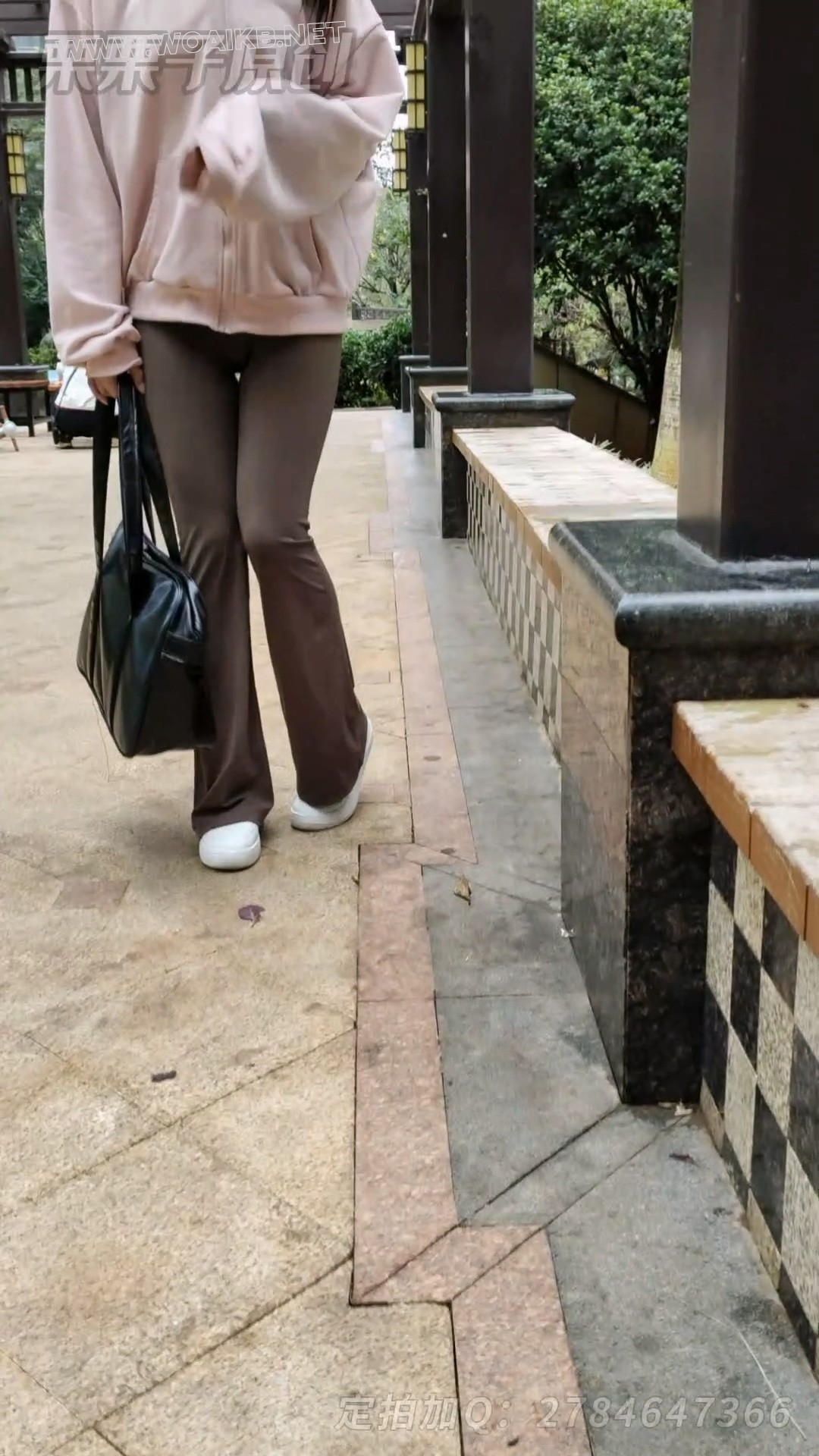 《搔首弄姿的女网红 02》 户外强高、户外调教、商场强高、公园强高、商业街强高、... 预览图