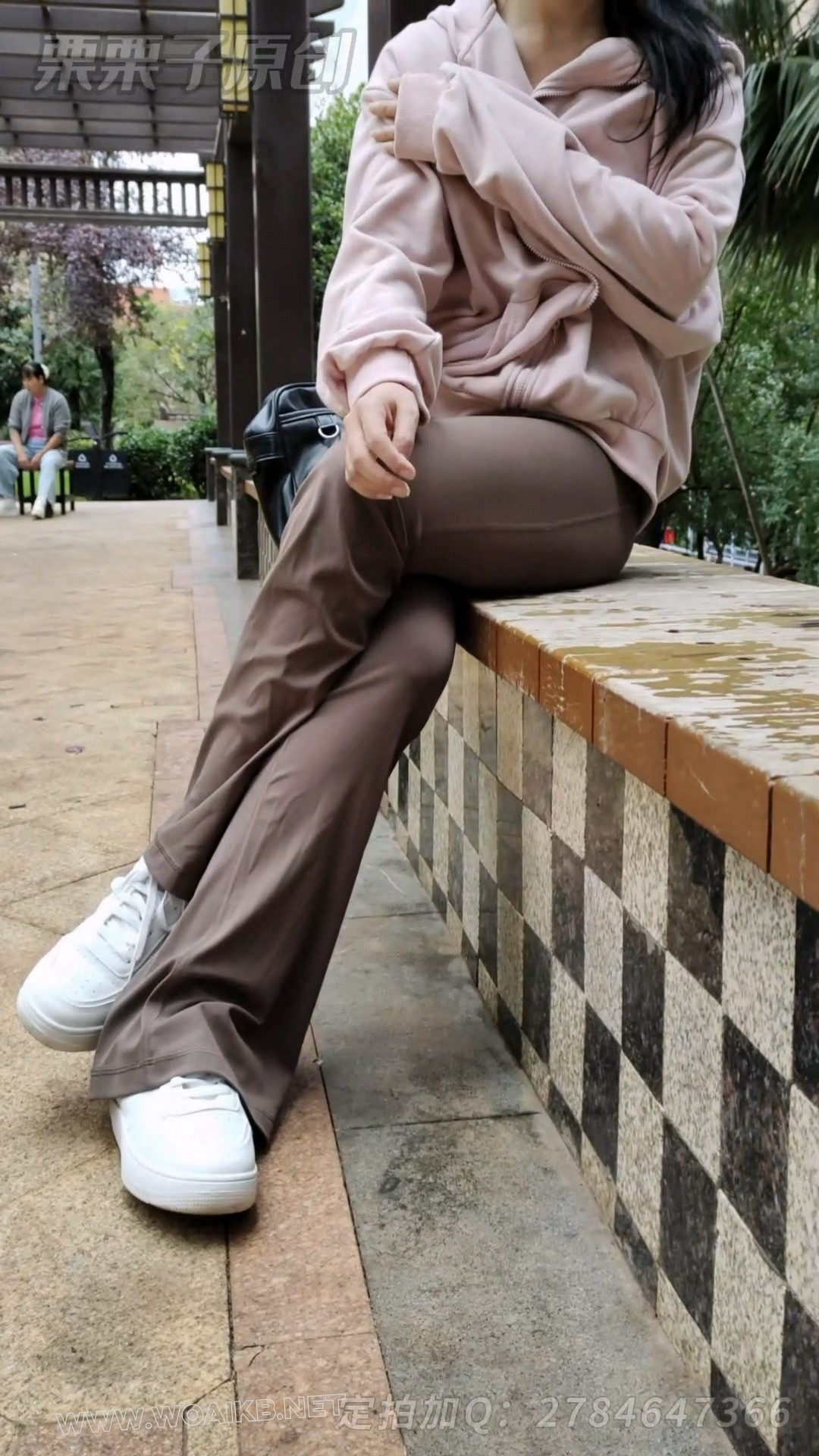 《搔首弄姿的女网红 02》 户外强高、户外调教、商场强高、公园强高、商业街强高、... 预览图