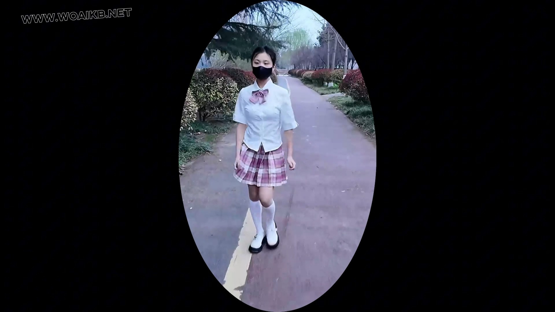 恶魔在人间 上 恋足玩腿 揉胸抚阴 把玩妹子的每一寸肌肤 跟踪迷晕 逃跑被擒 捆绑玩弄 封面图