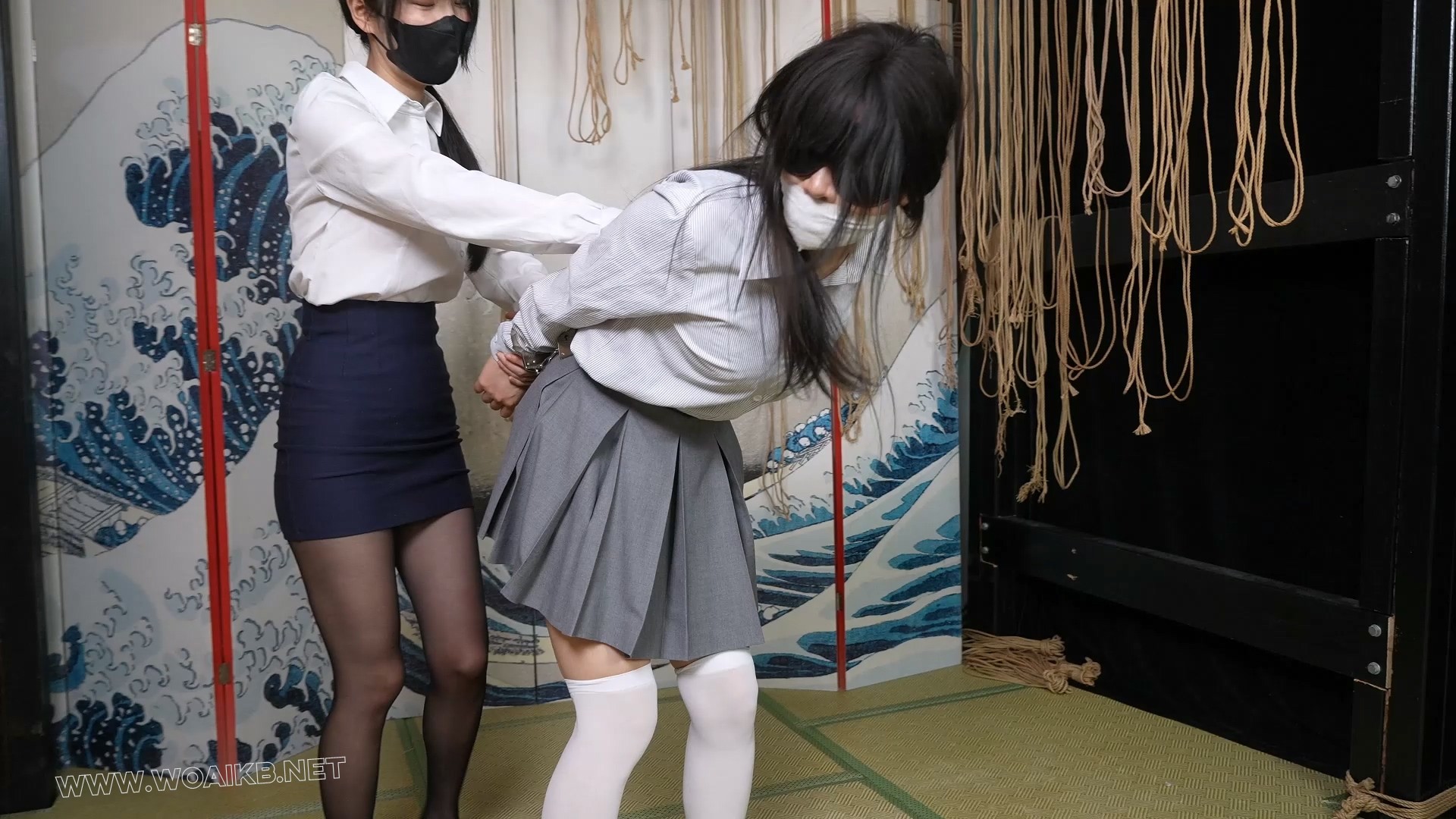 黑白制服双人互玩TK+捆绑玩弄！1h超长番！爽玩篇！ 预览图
