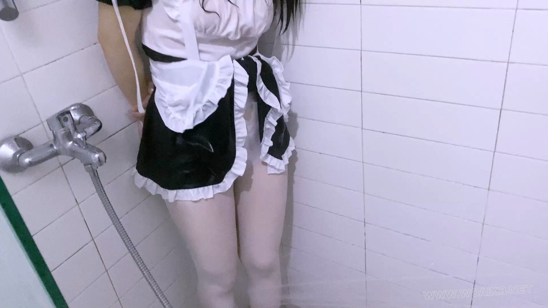 客户定拍-jk被进门后捂晕+发现里面穿着体操服+脱掉jk穿体操服胶带绑架要求收拾屋子... 预览图