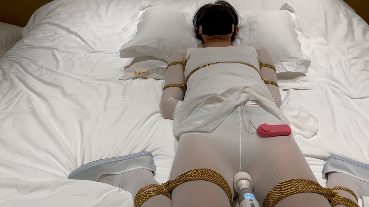 白色体操服，连体白丝，td入体+zdb双重刺激，啵啵贝+zdb双重刺激，哪个搭配会更猛... 预览图