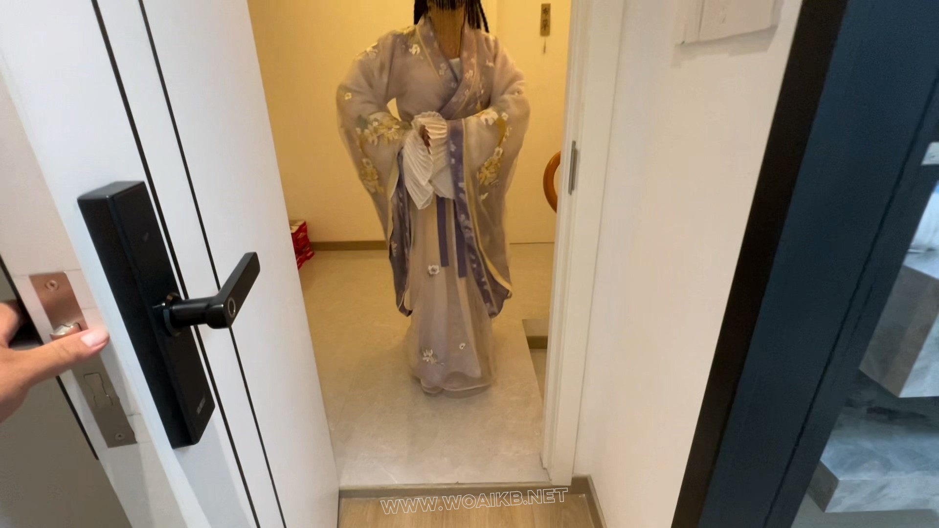 桃花魏晋汉服惨遭客户囚禁捆绑 封面图