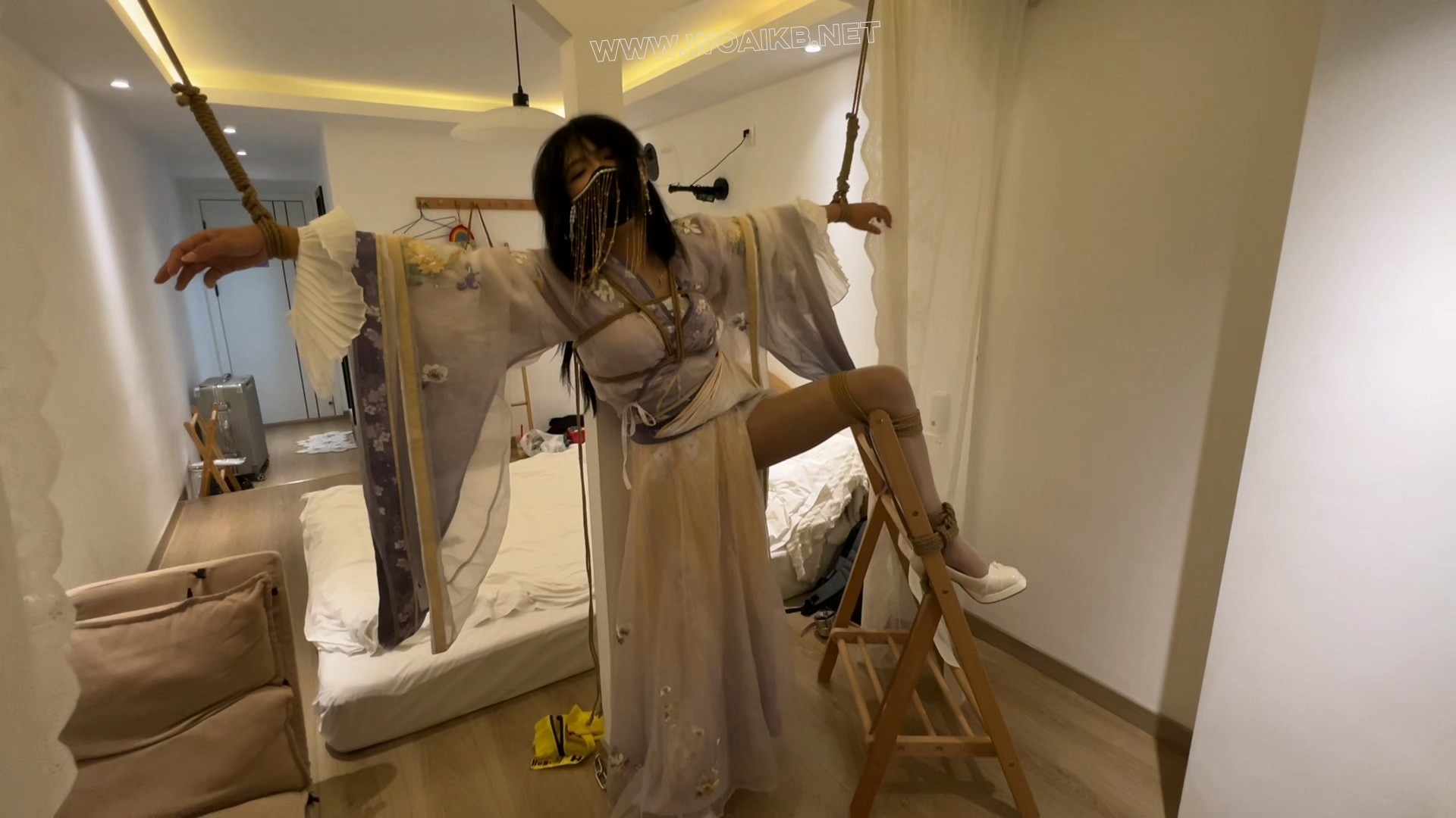 桃花魏晋汉服惨遭客户囚禁捆绑 预览图