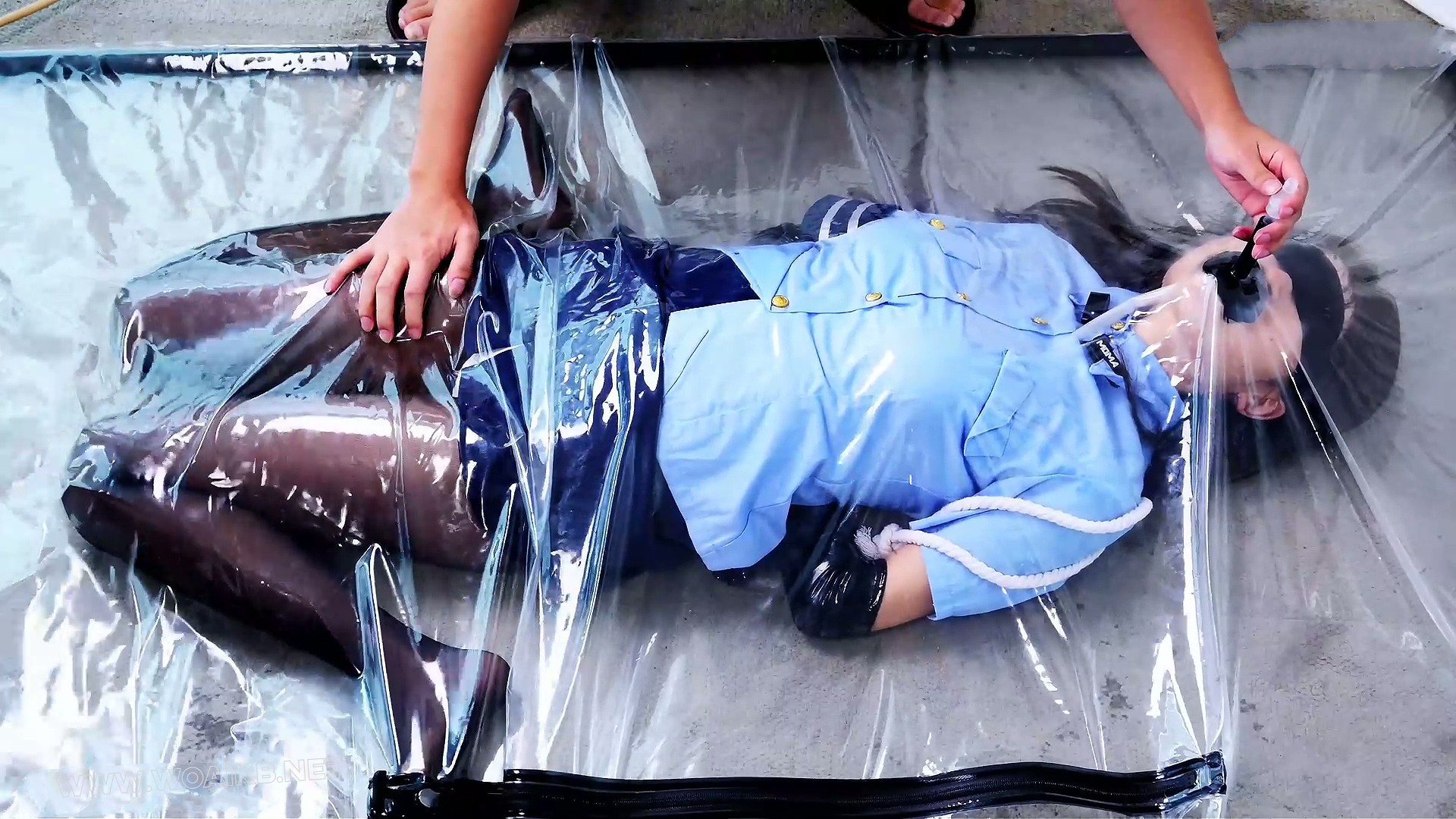 小女景的真空监狱 剧情片 女景 真空 呼吸空质 强膏 拘束放置 预览图