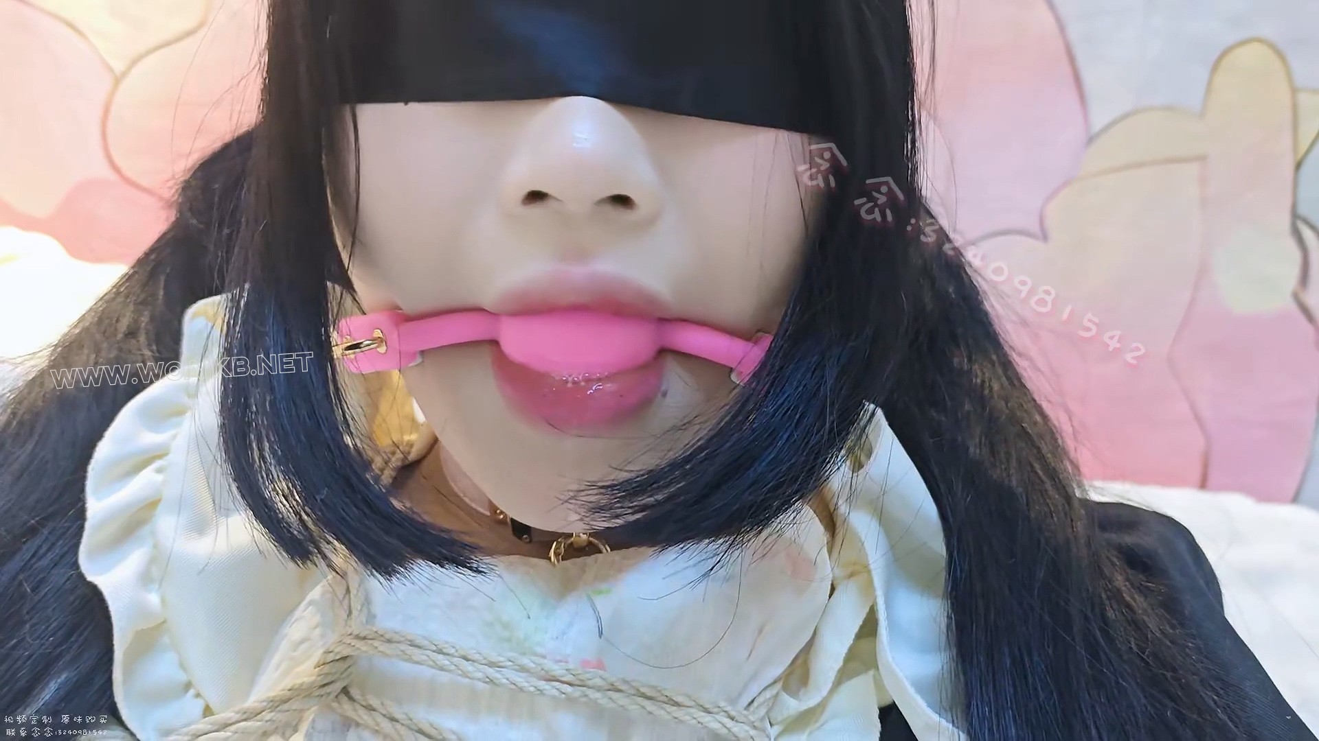 【念念】被惩罚的女仆念念 10厘米高跟鞋并腿缚 逃跑后脱掉鞋子绑成驷马 最后绑成分... 预览图