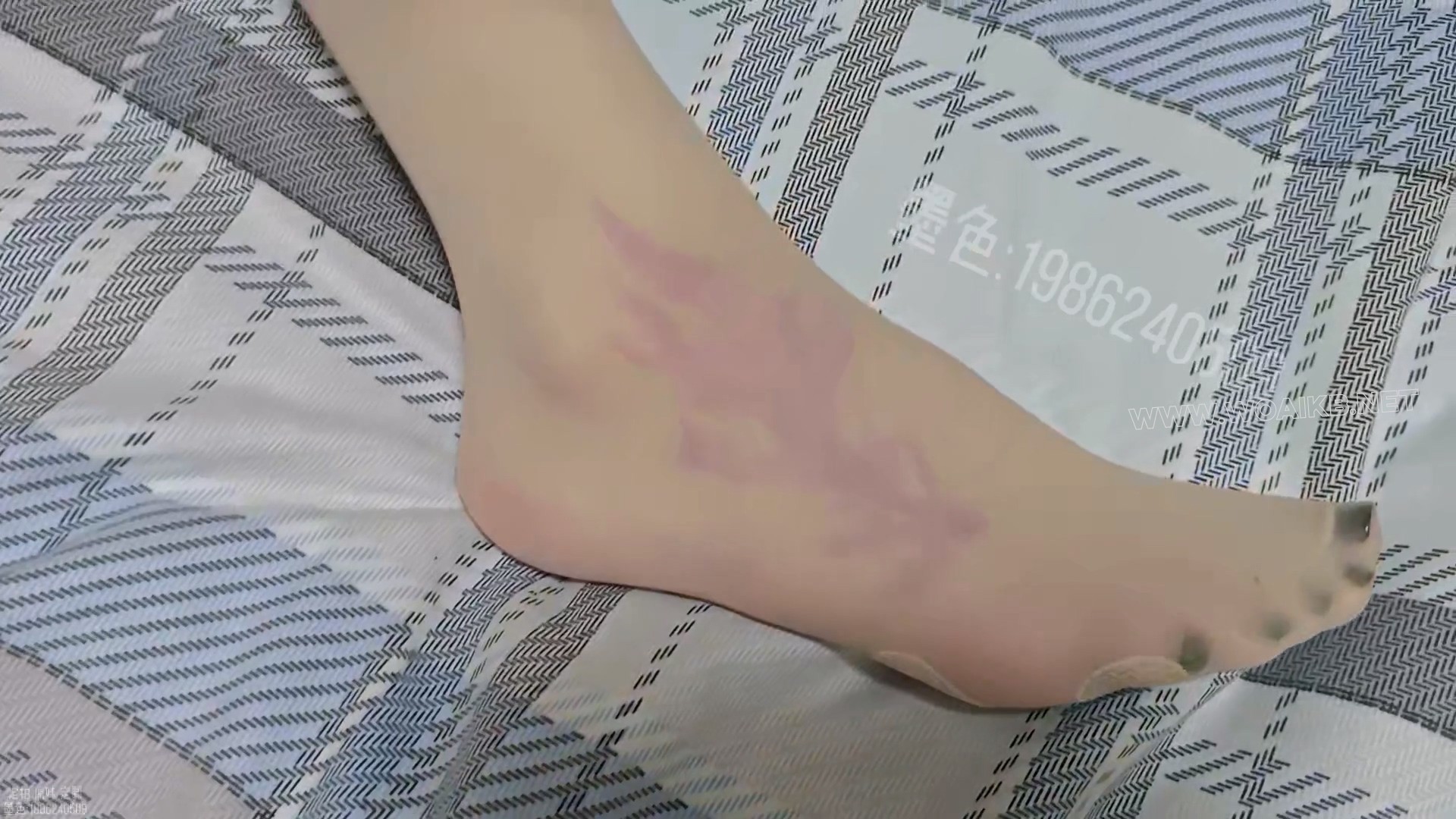 草莓旗袍 红胶带封嘴股绳自wei 然后换中式旗袍捆绑zdb 预览图