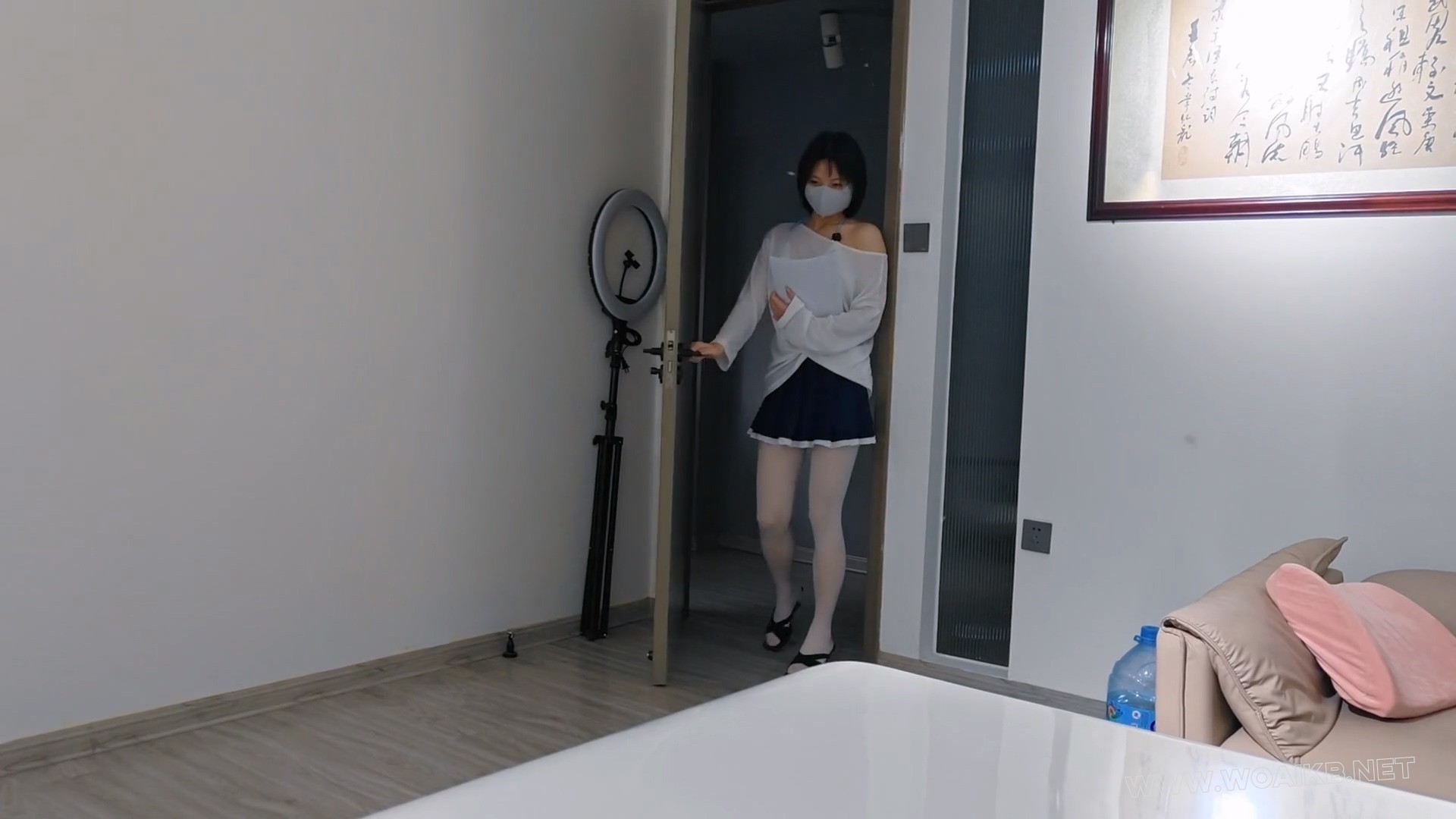 一个听话的女秘书,在办公室里被我玩弄 封面图