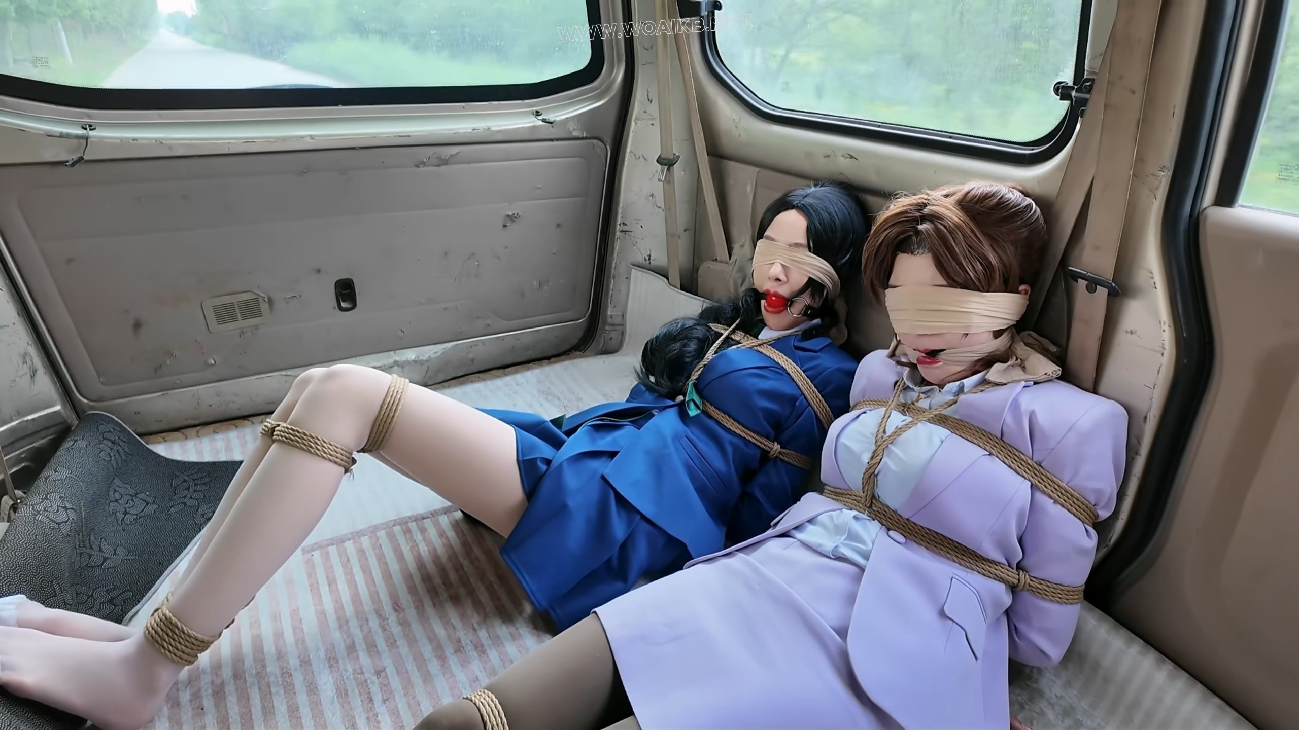 佳佳雅倩主演-《名侦探柯南》妃英理毛利兰母女遇袭之母女调教 预览图
