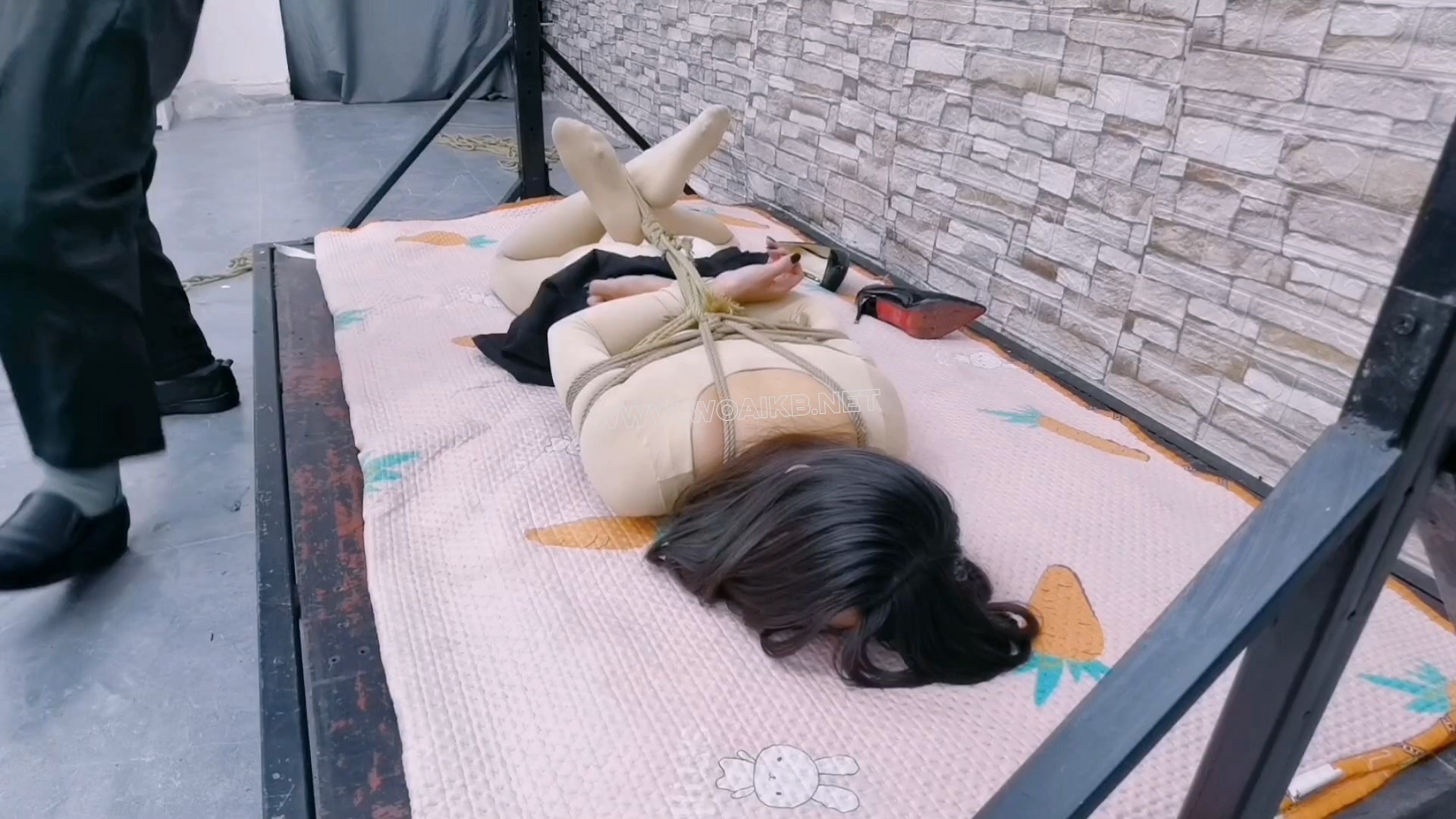 被TK爽死的肉丝高跟希希 预览图