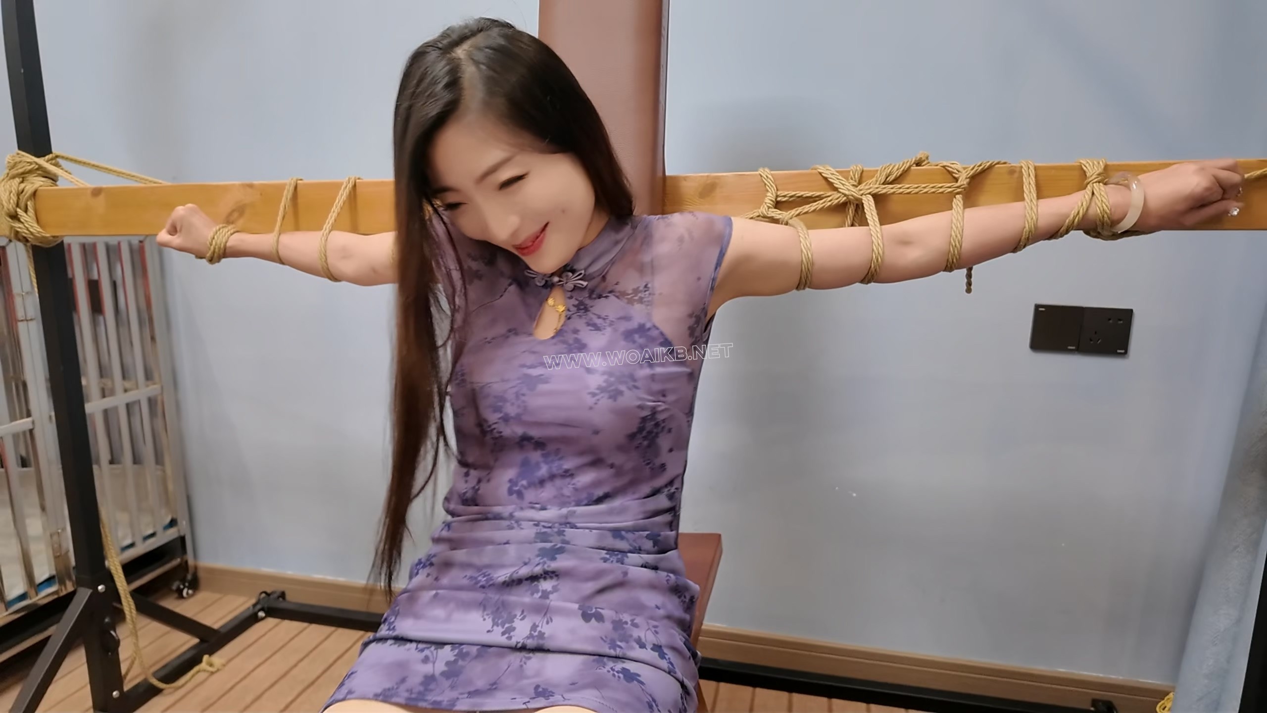 双女互挠之佳佳与小白 预览图