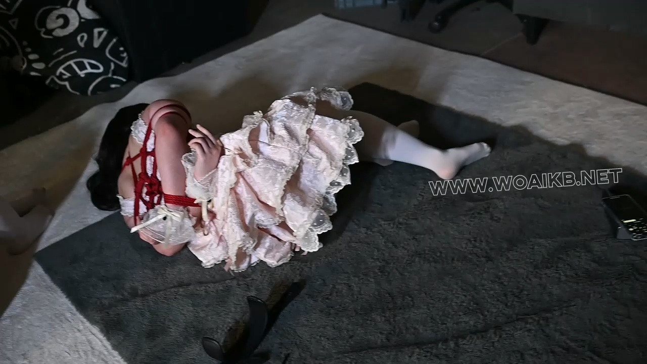 新人雪莉和依依 刚刚成年的小妹妹 女儿服 Lolita 女女调教 百合向 白丝赛高 丝袜堵... 预览图