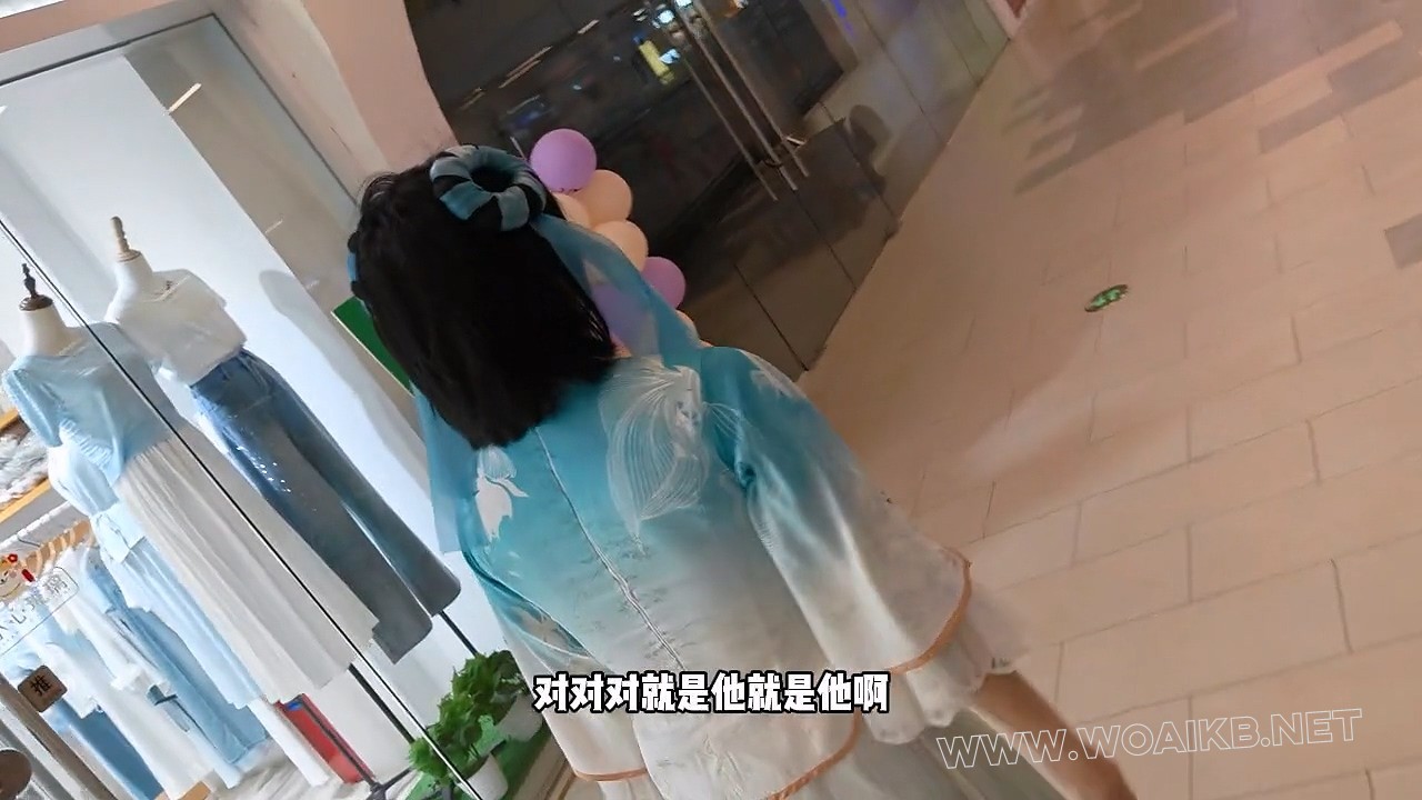 馨馨Cosplay西施出去玩,她非要再台球上碾压我一次,没办法只好让她穿着贝贝开着失控... 预览图