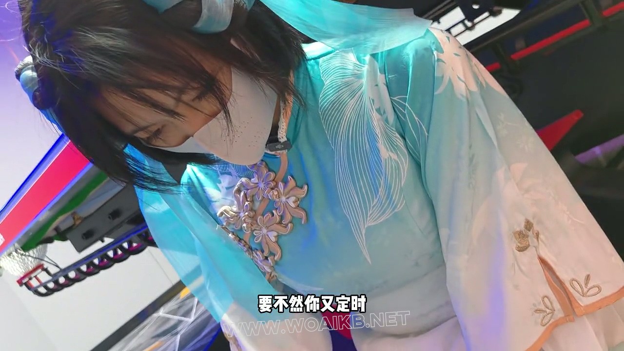 馨馨Cosplay西施出去玩,她非要再台球上碾压我一次,没办法只好让她穿着贝贝开着失控... 预览图