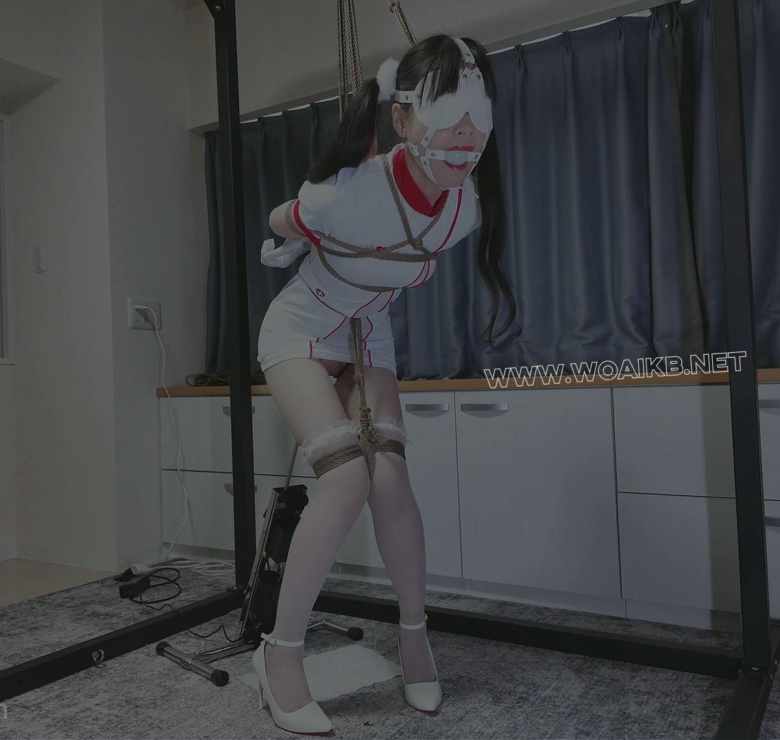 「Yumi」「惹火小护士」全程高速炮机+穿戴震动无内！cha到晕厥！！马具口塞口水乱飞！ 封面图