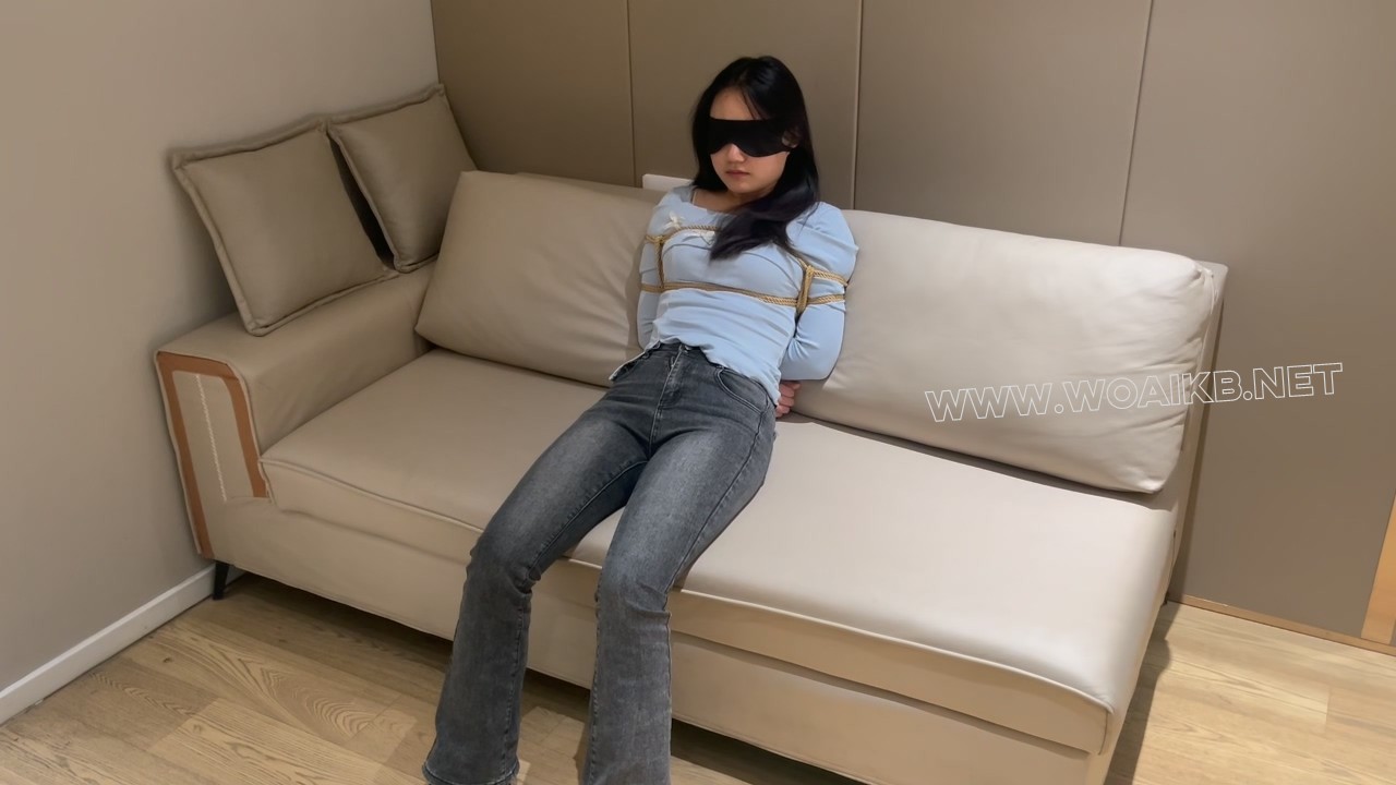 圣诞女仆套装+清纯女大捆绑强G，两种风格的切换，各位更喜欢哪一种呢？强G、TD深入... 封面图