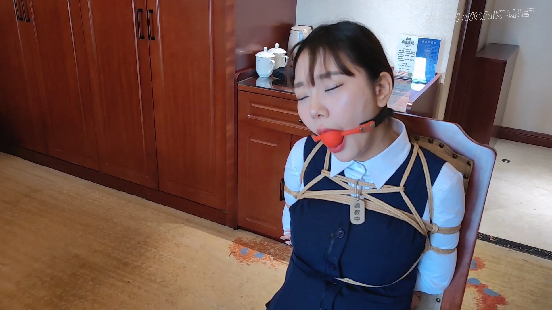 宣萱 诺米 女老板调叫小秘书 塞大口求 口水横流 震动到昏迷过去 预览图