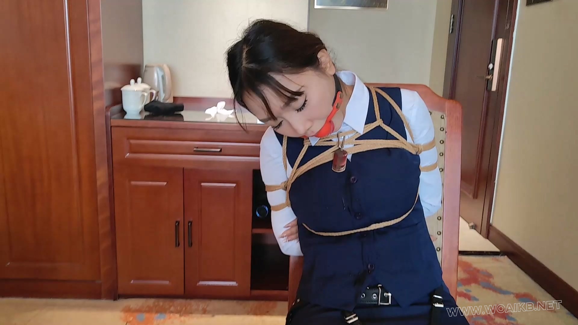 宣萱 诺米 女老板调叫小秘书 塞大口求 口水横流 震动到昏迷过去 预览图