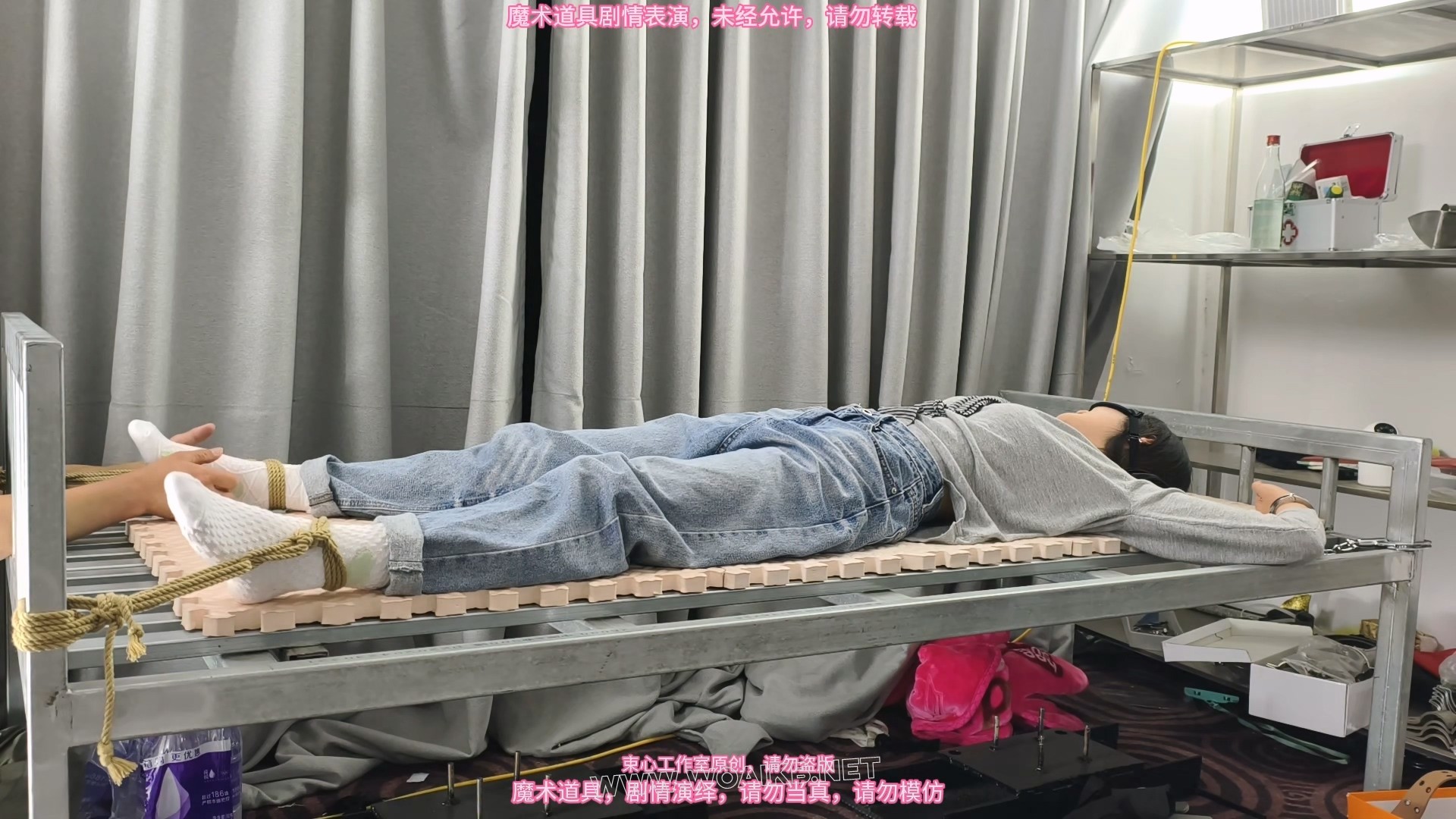 月月 床上禁锢四肢TKTK 预览图