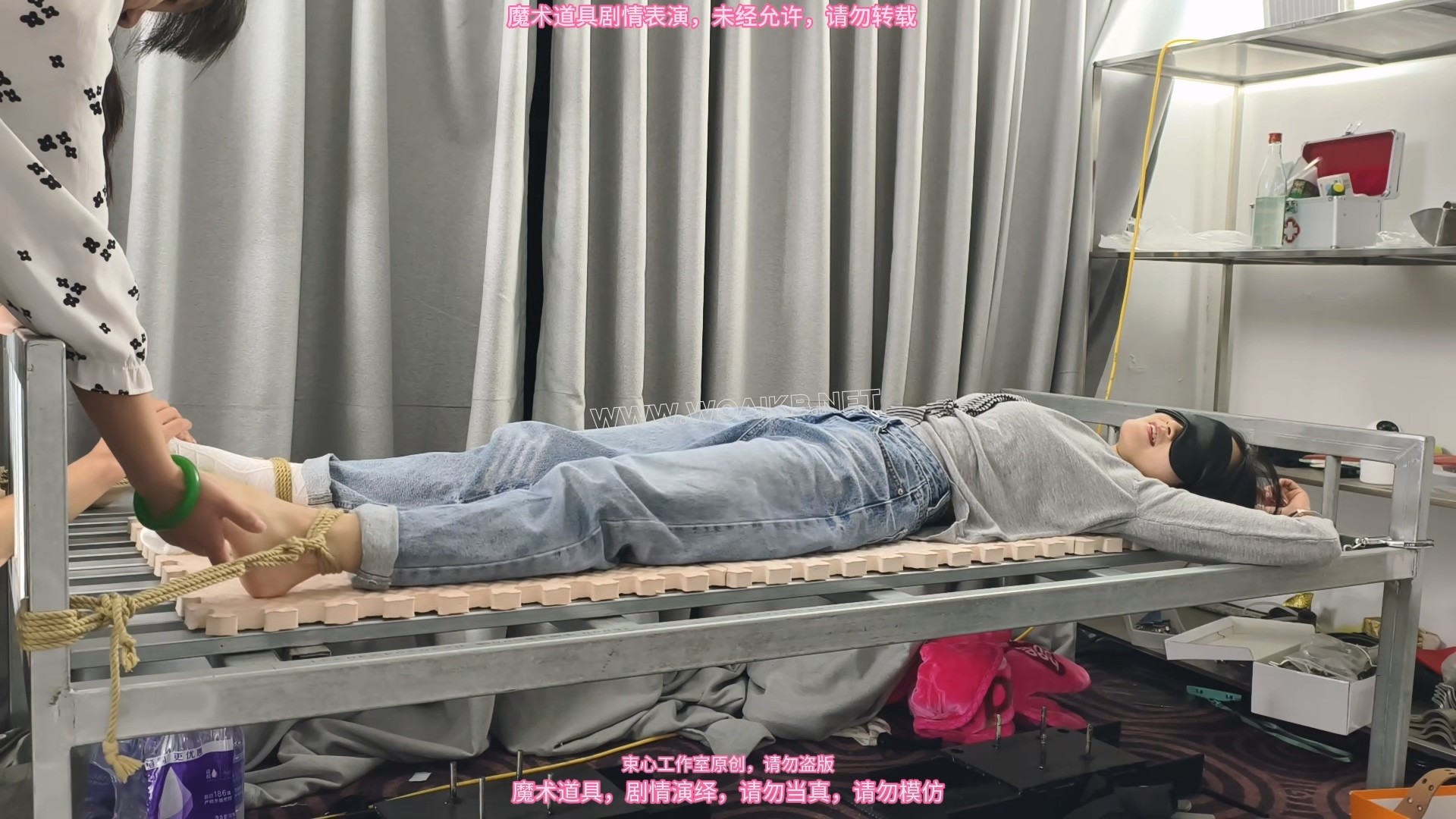 月月 床上禁锢四肢TKTK 预览图