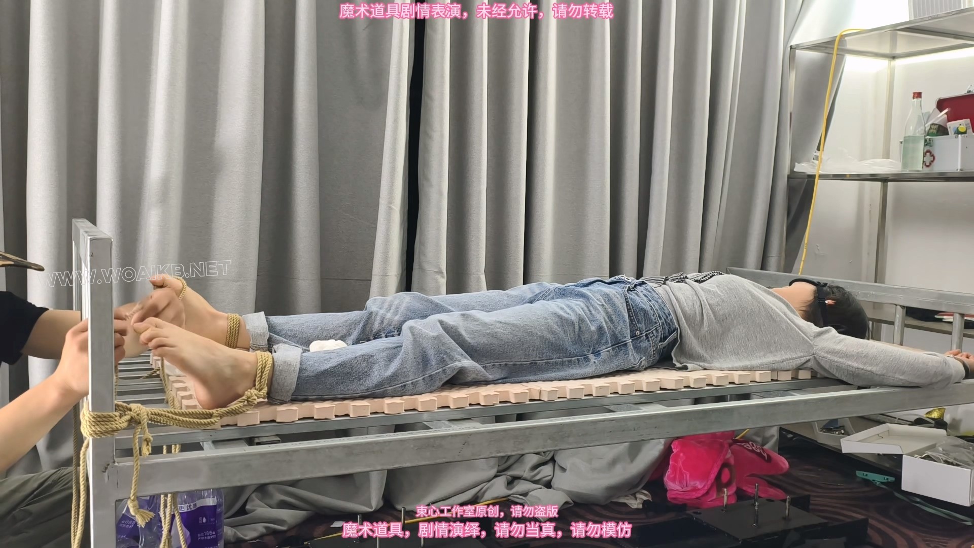 月月 床上禁锢四肢TKTK 预览图