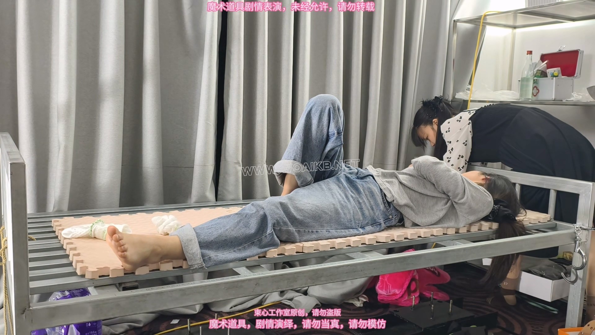 月月 床上禁锢四肢TKTK 预览图