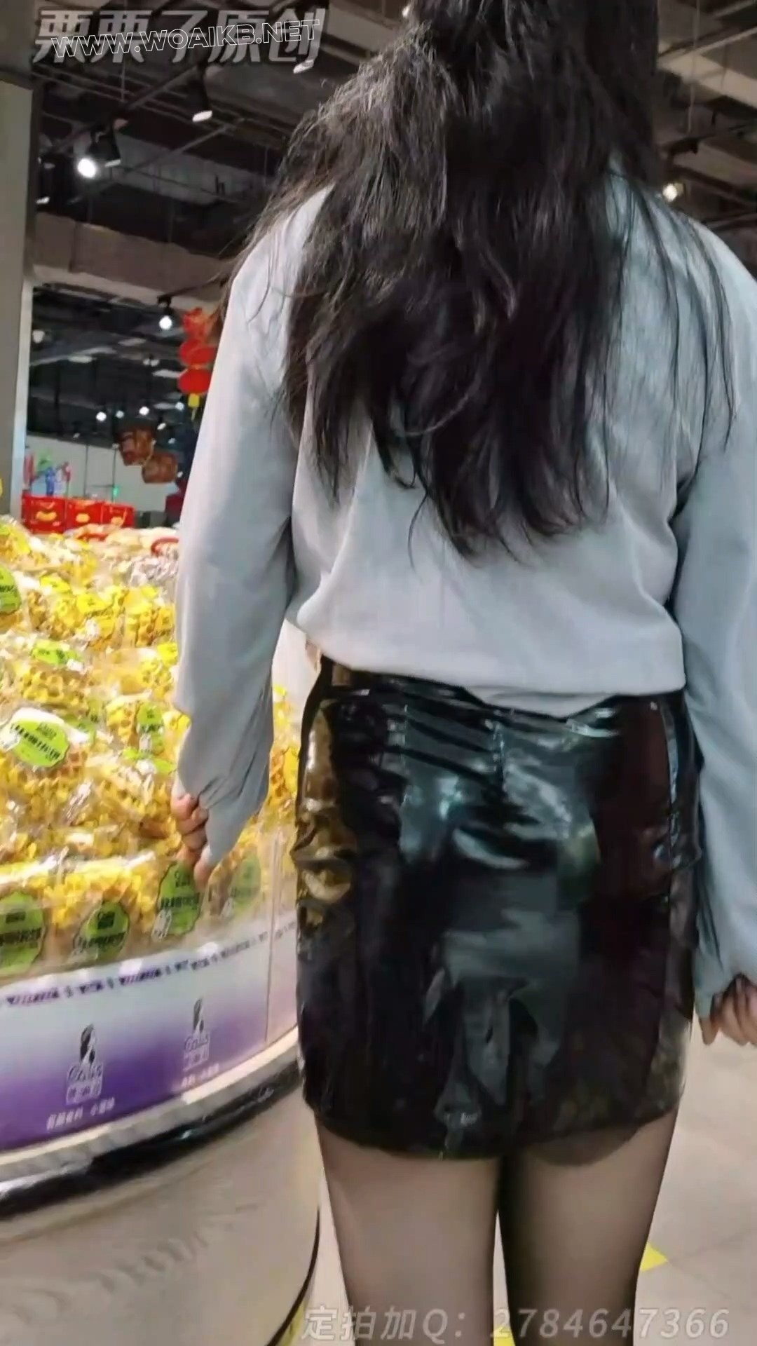 《自缚的M女秘书 上》 户外强高、户外调教、带快乐蛋、G塞逛超市，虐足、强高失禁... 预览图
